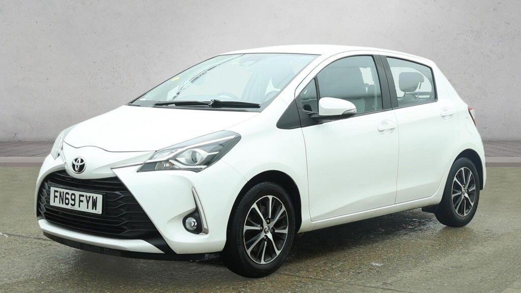 Toyota Yaris - Image 2
