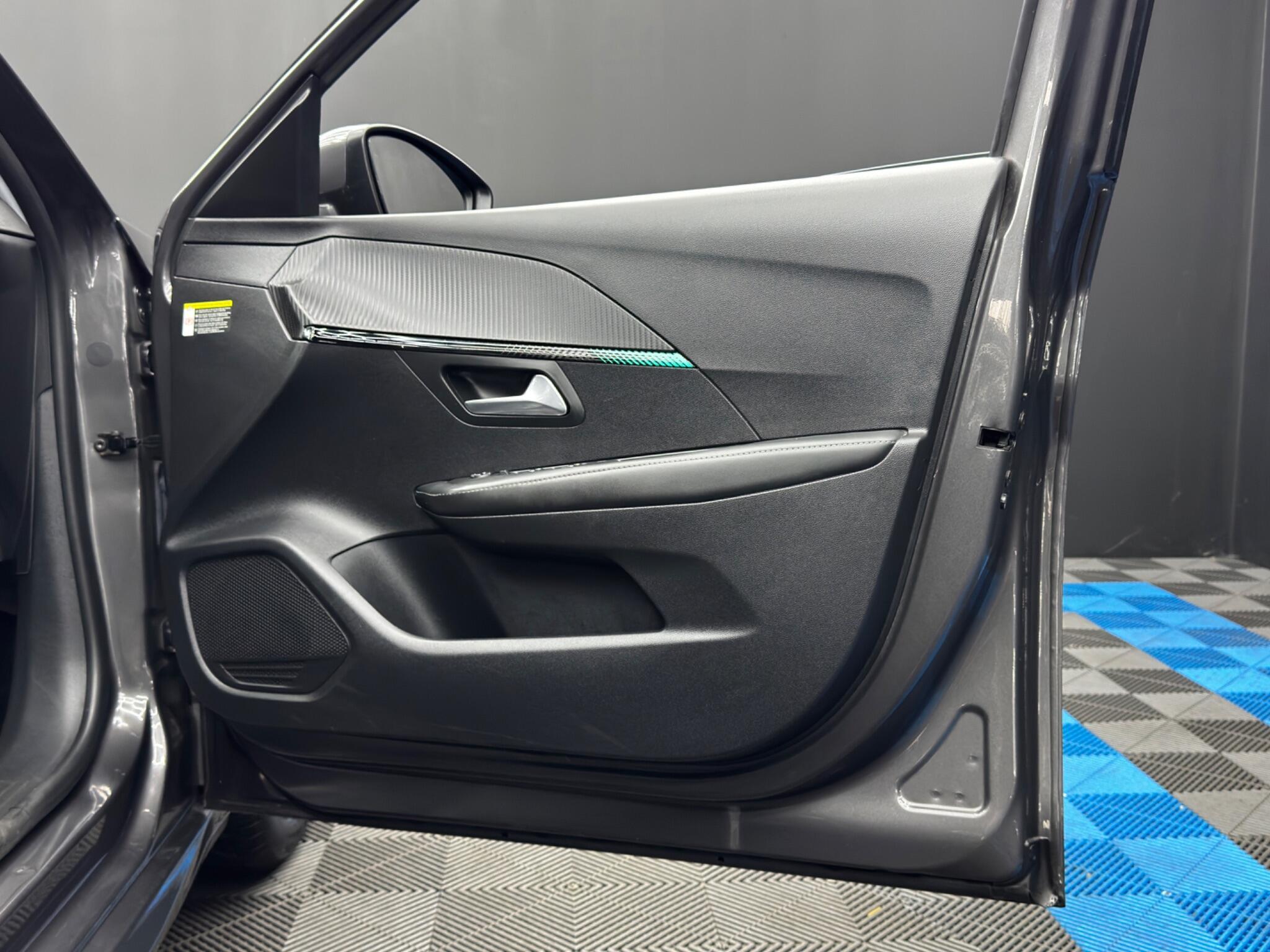 Peugeot 208 - Image 37