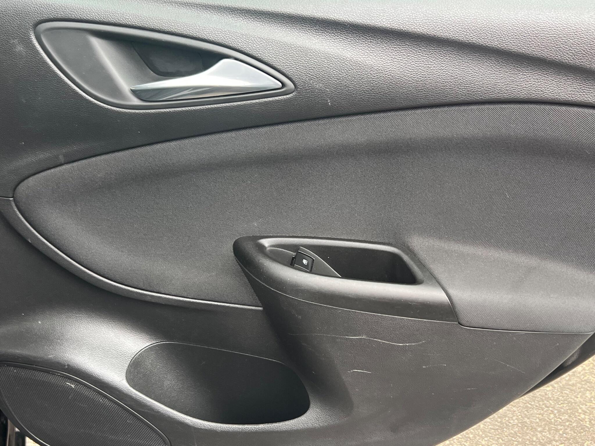 Vauxhall Astra - Image 35