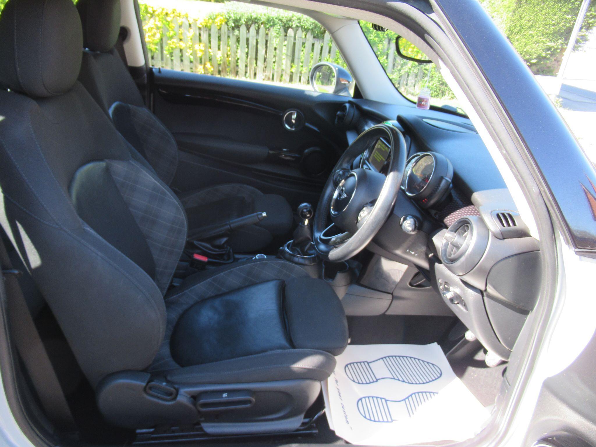 MINI Hatch - Image 19