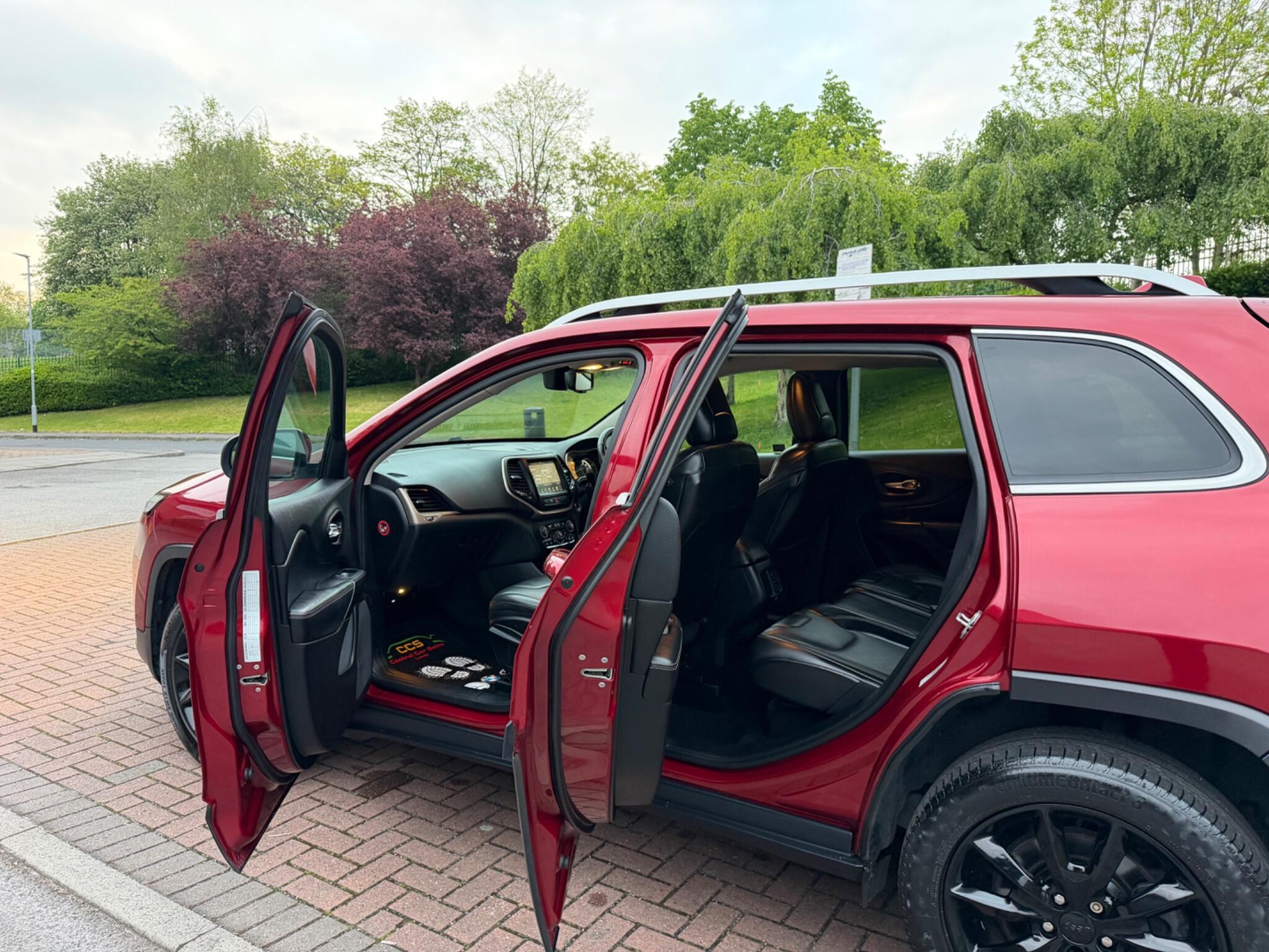 Jeep Cherokee - Image 36
