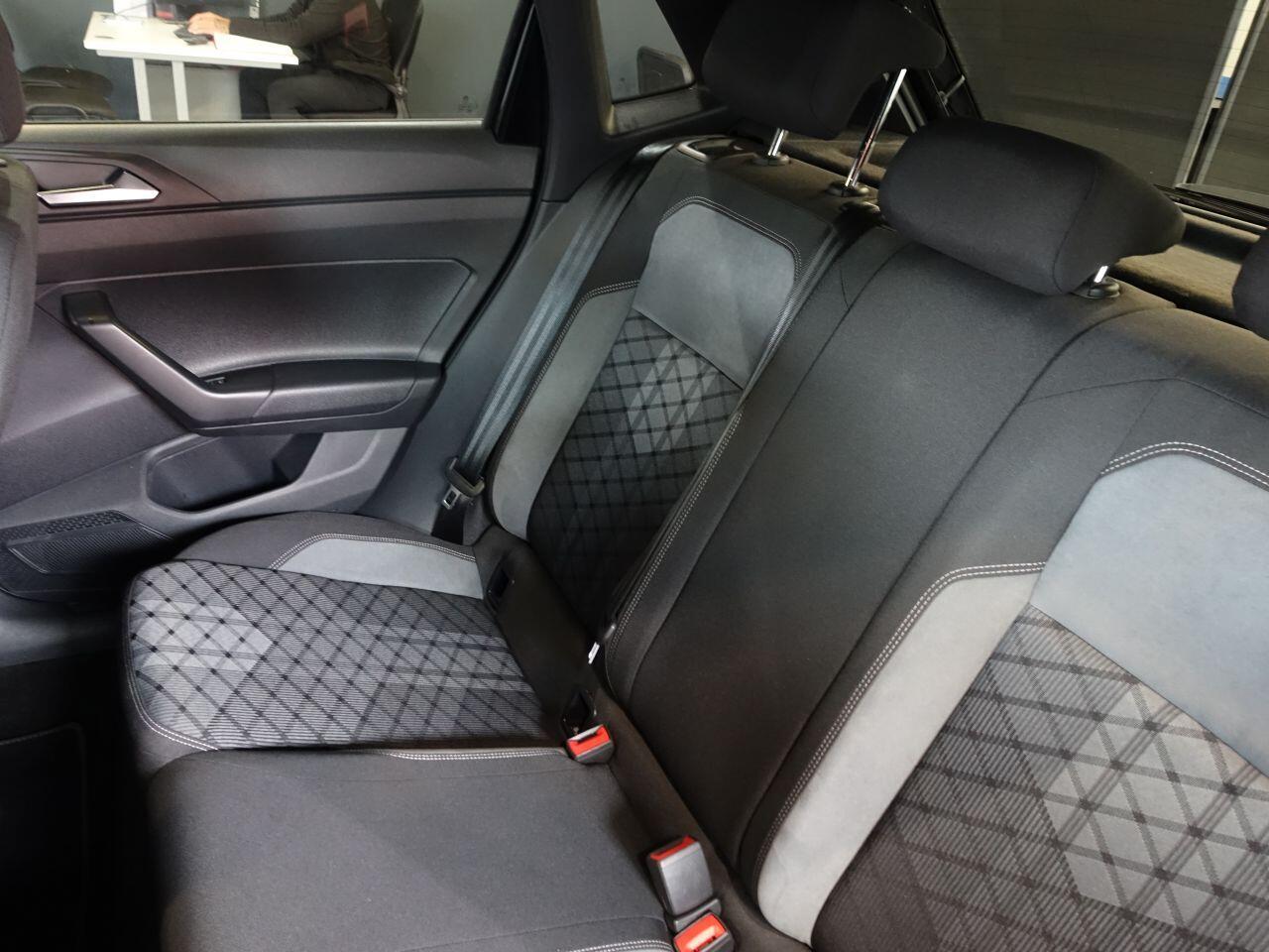 Volkswagen Polo - Image 17