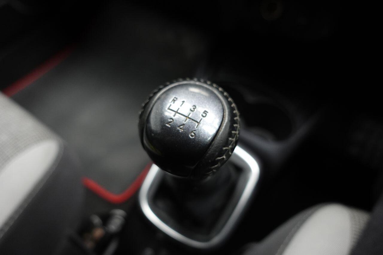 Toyota Yaris - Image 36