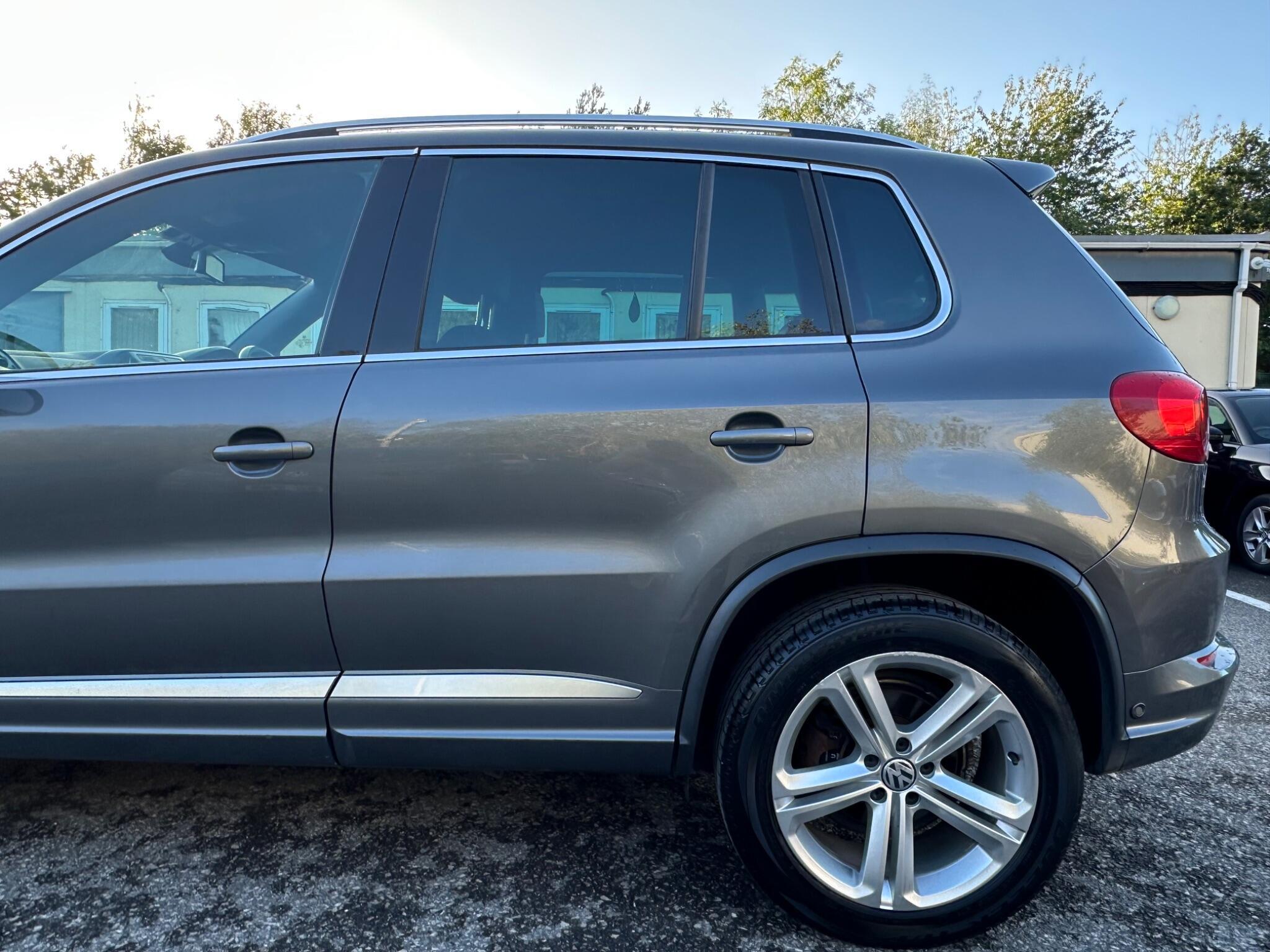 Volkswagen Tiguan - Image 9