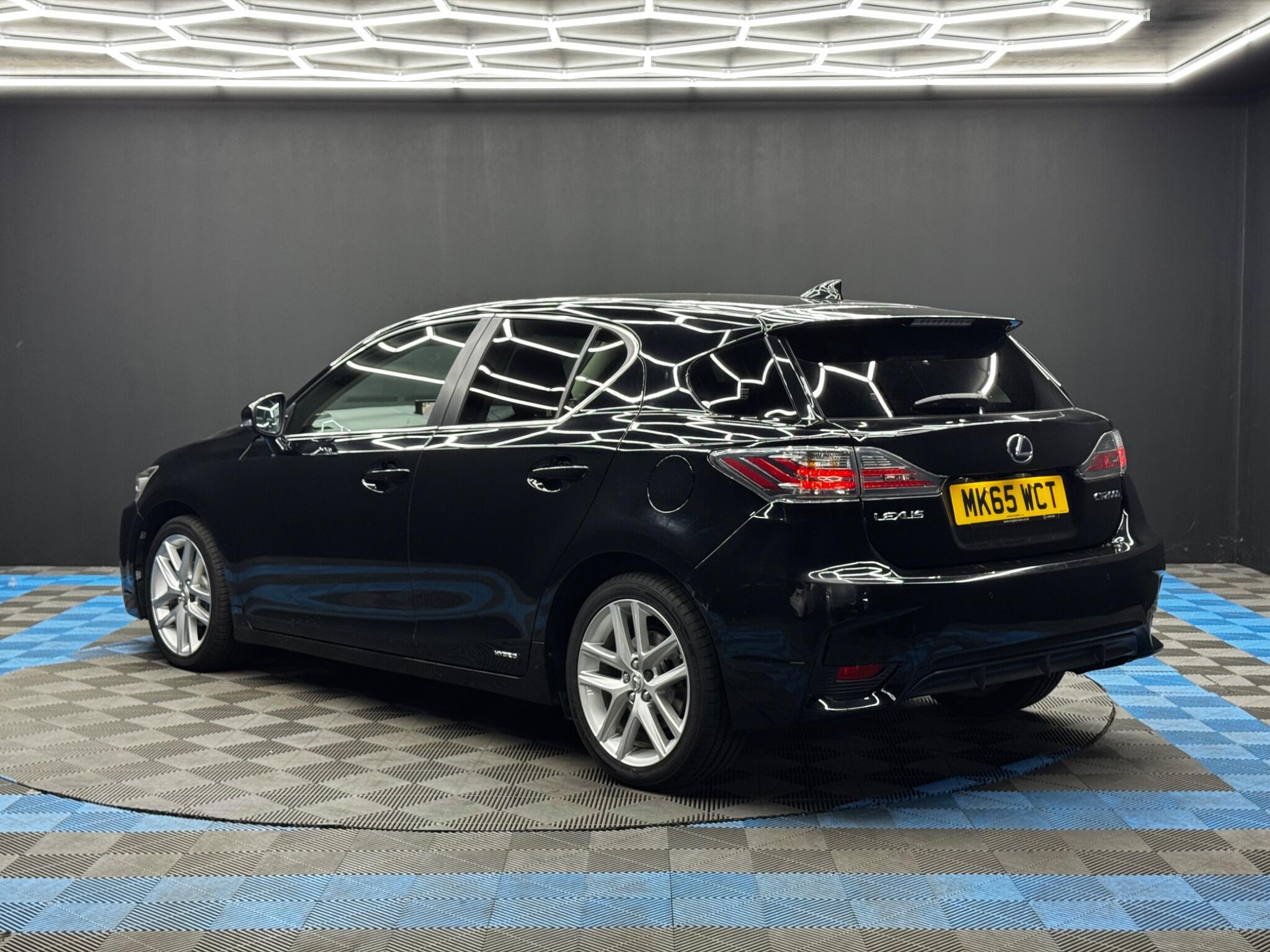 Lexus CT - Image 7