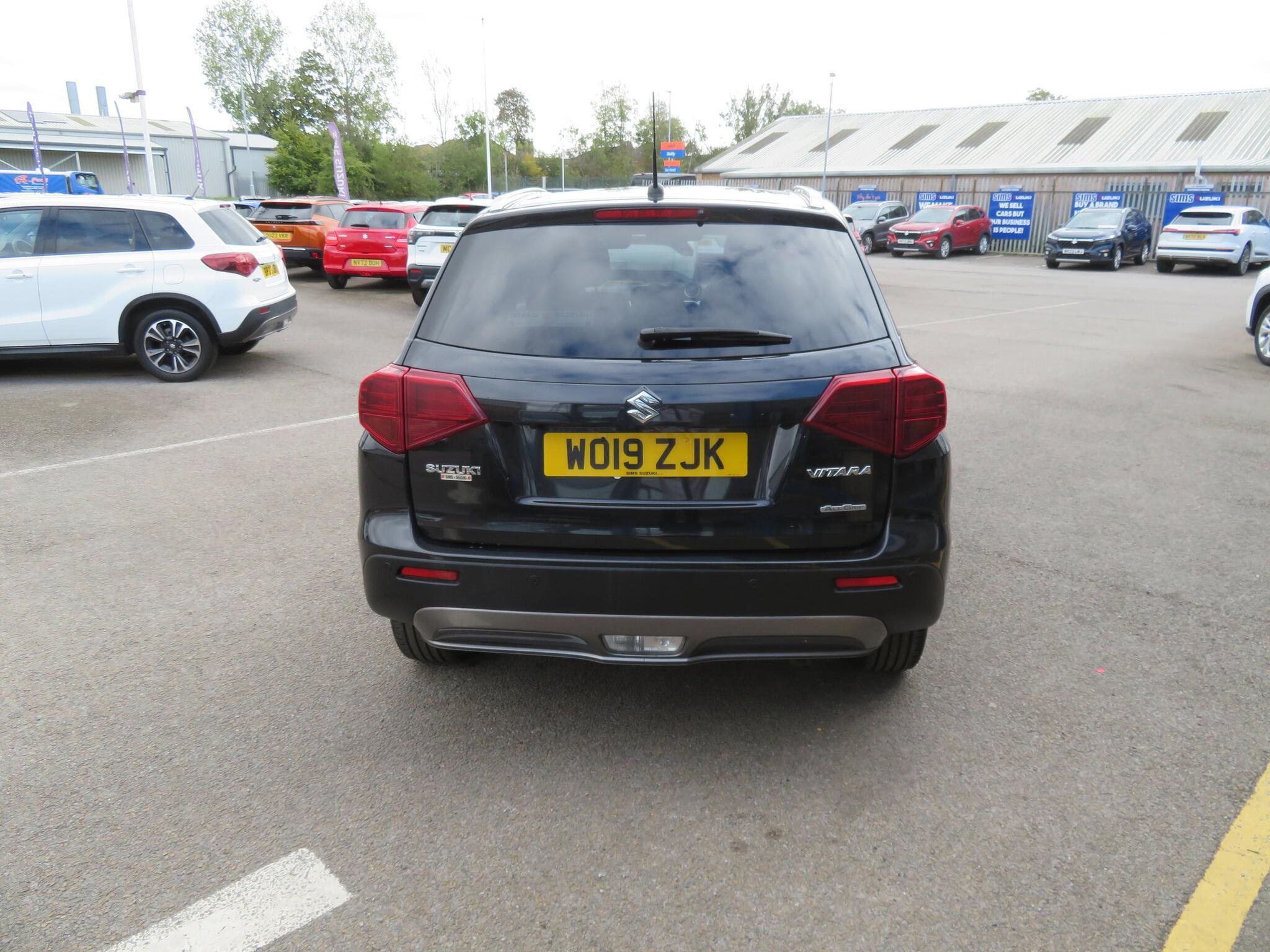 Suzuki Vitara - Image 10