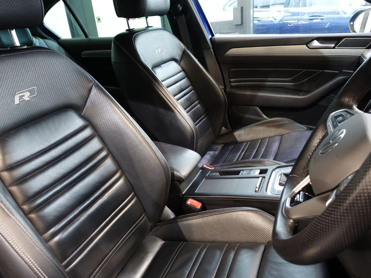 Volkswagen Passat - Image 20