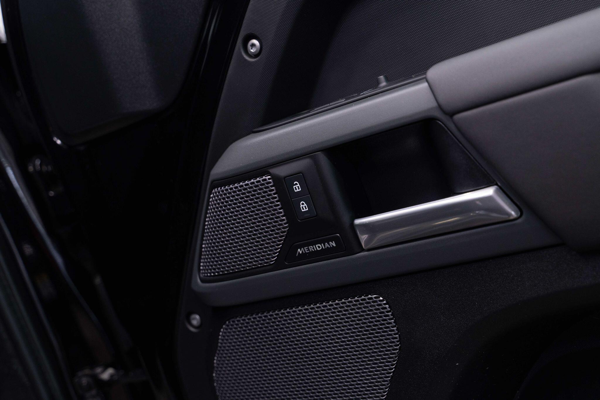 Land Rover Defender 110 - Image 16