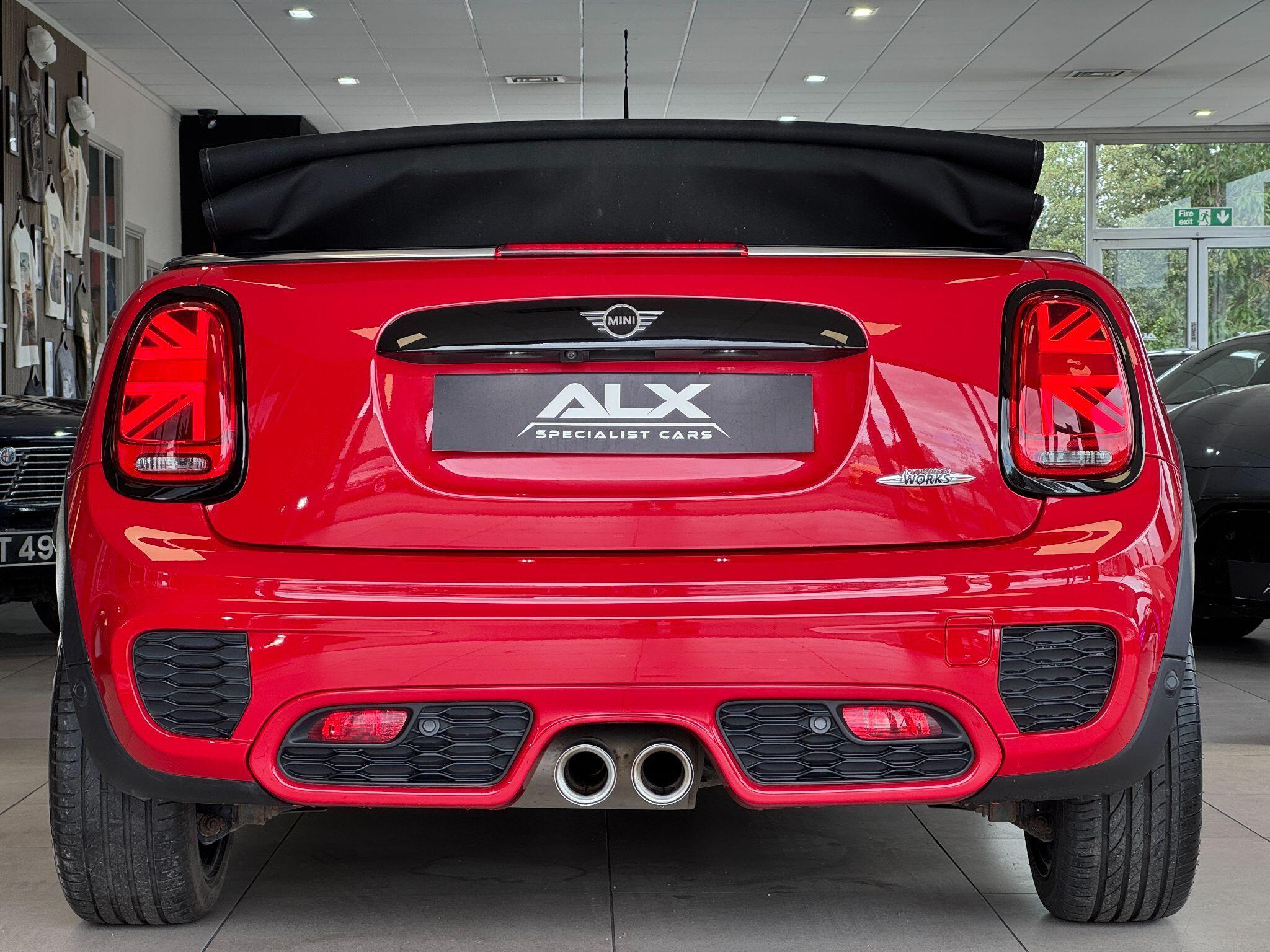 MINI Convertible - Image 16
