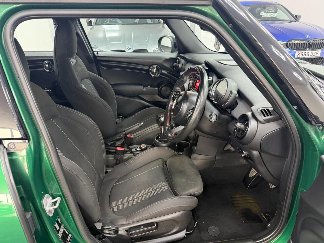 MINI Hatch - Image 12