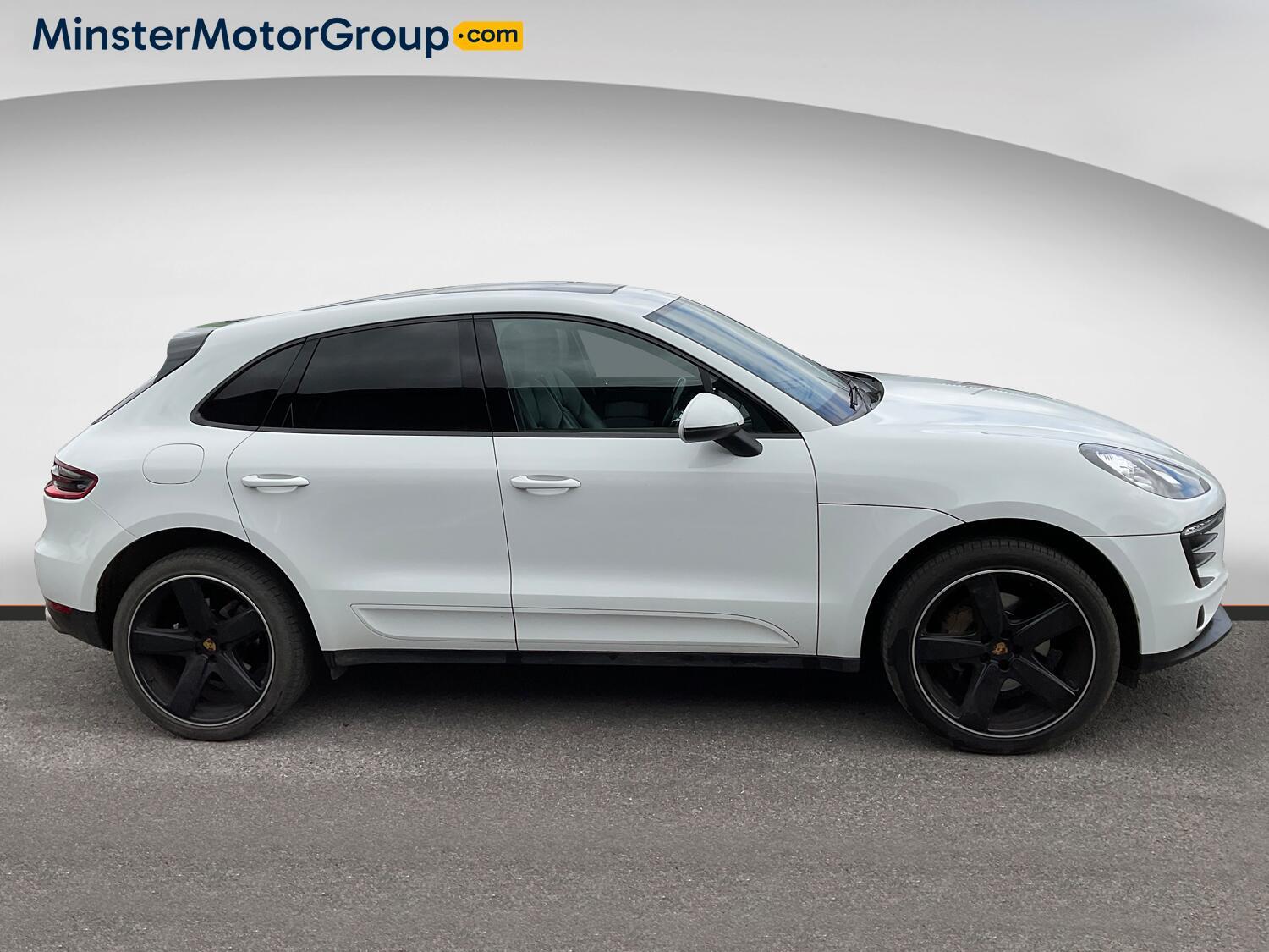 Porsche Macan - Image 2