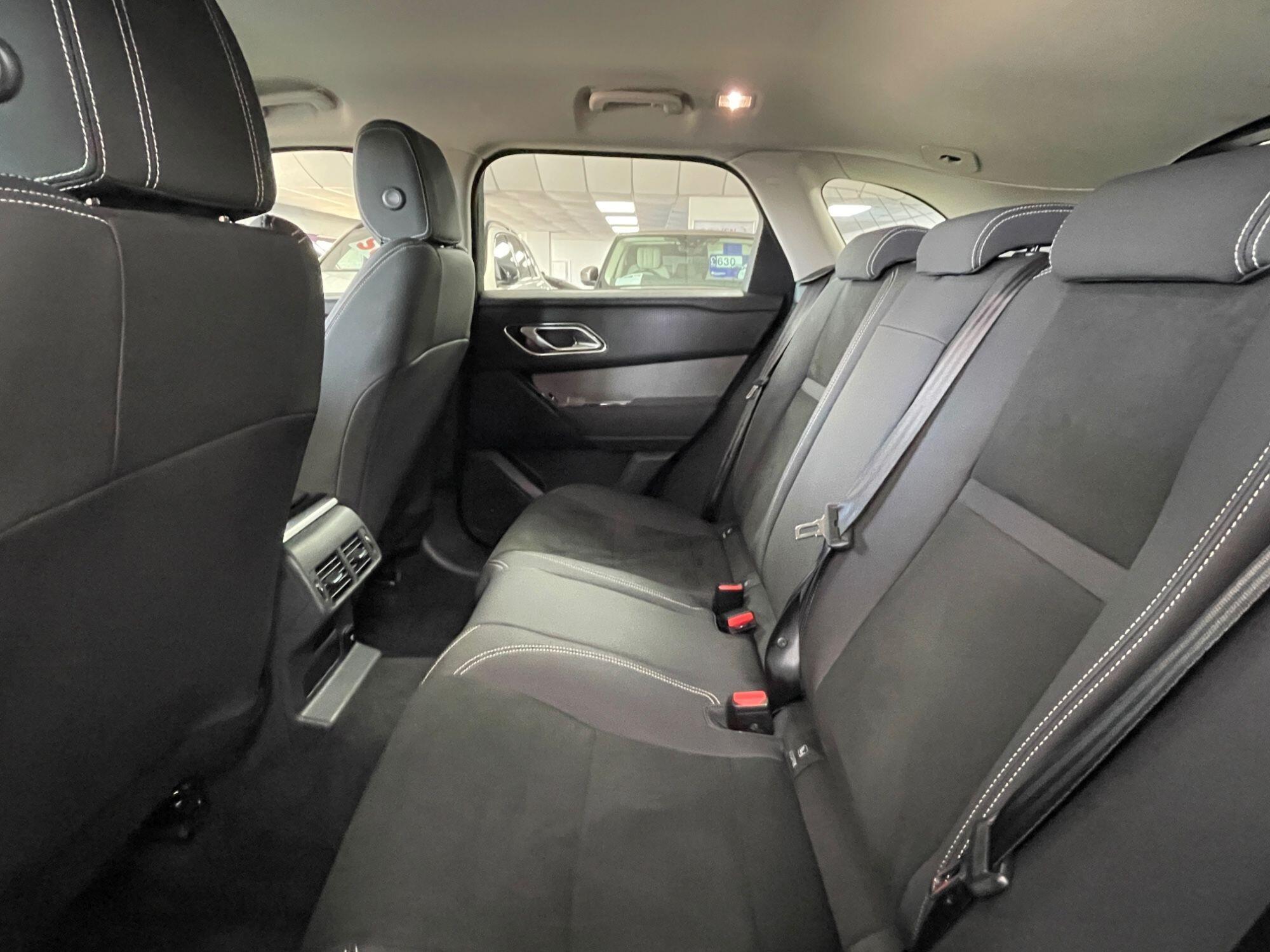 Land Rover Range Rover Velar - Image 29