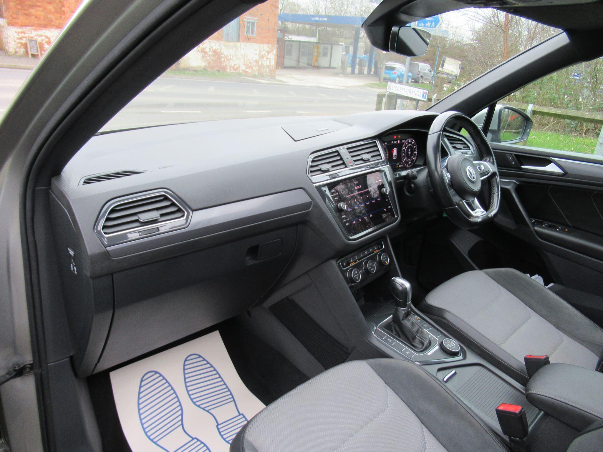 Volkswagen Tiguan - Image 18