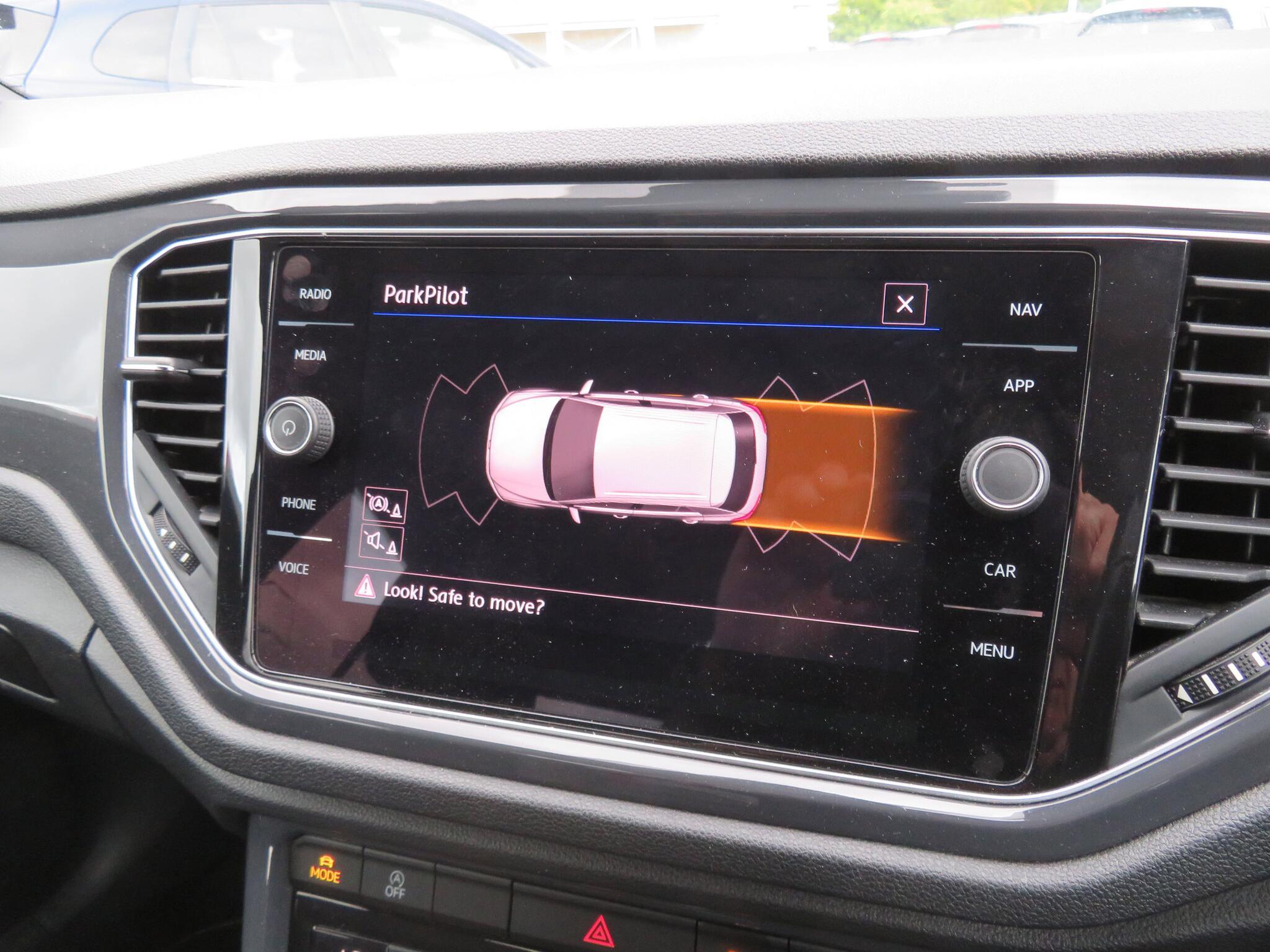 Volkswagen T-Roc - Image 17