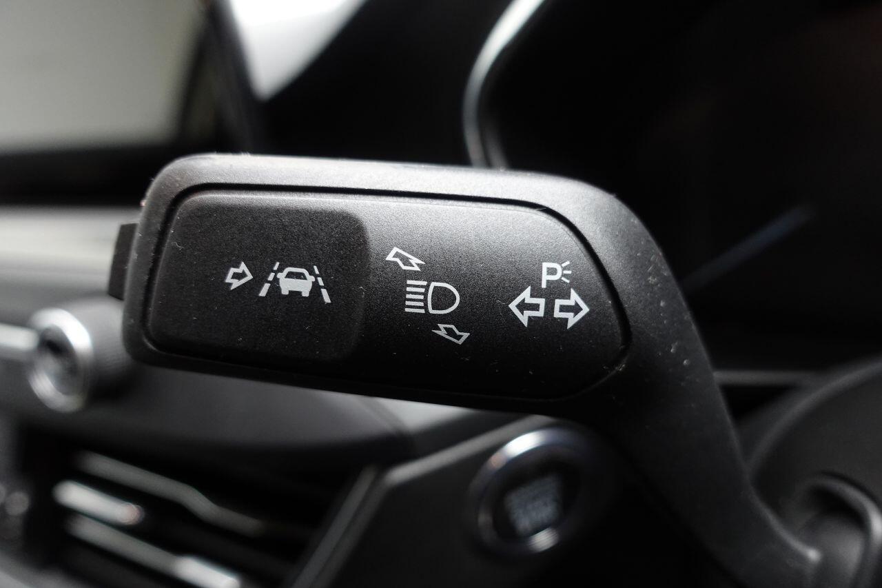 Ford Focus - Image 29