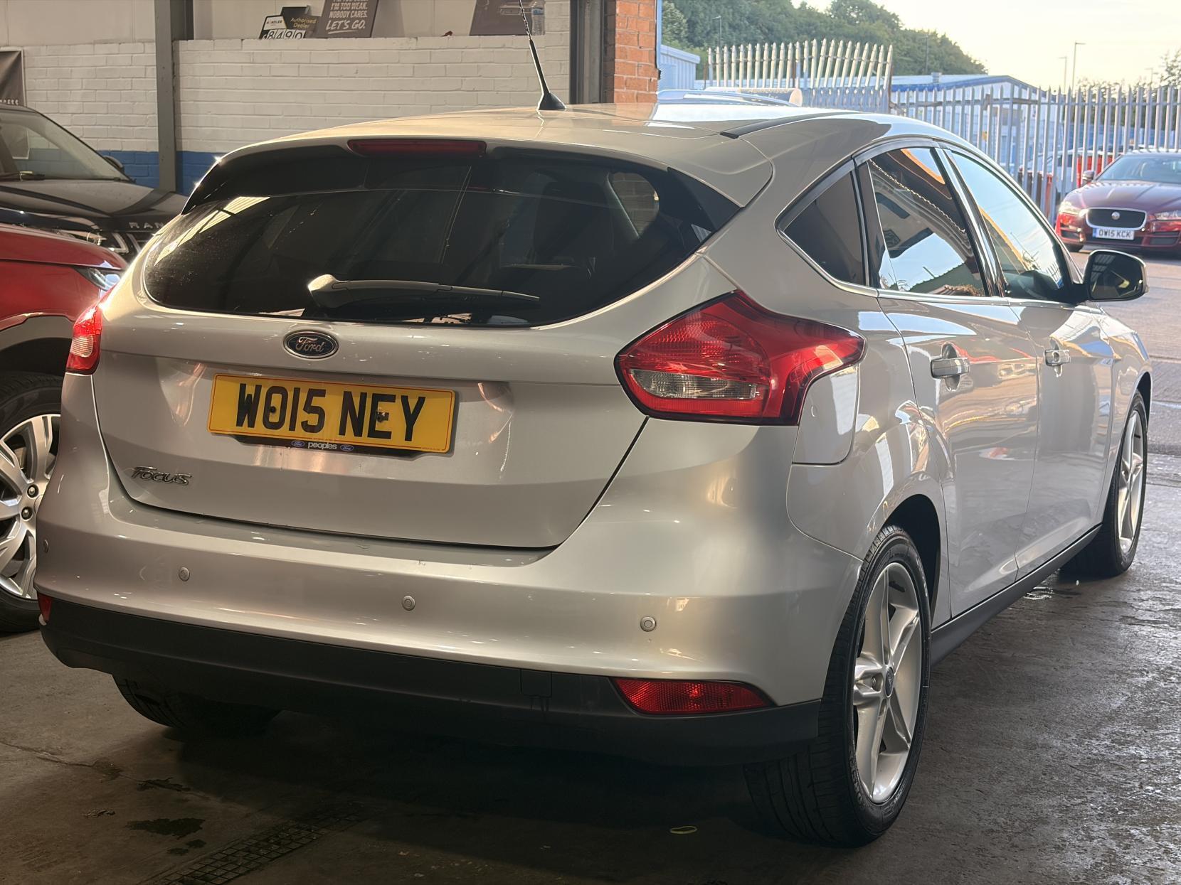 Ford Focus - Image 7