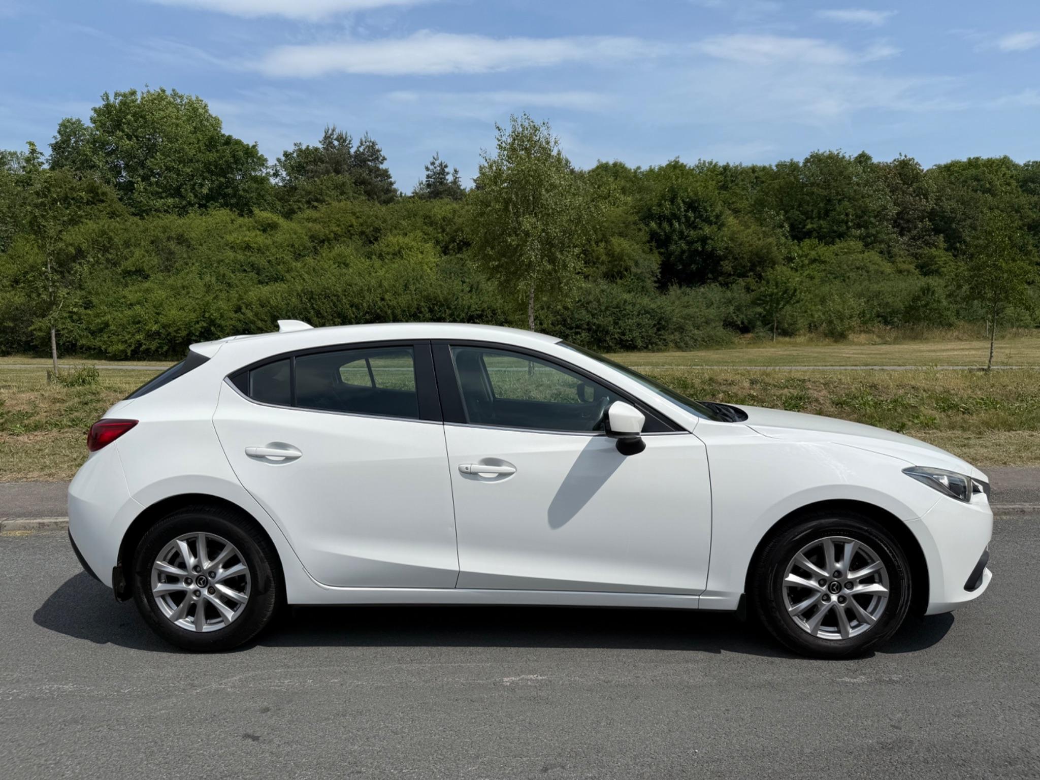 Mazda MAZDA3 - Image 3