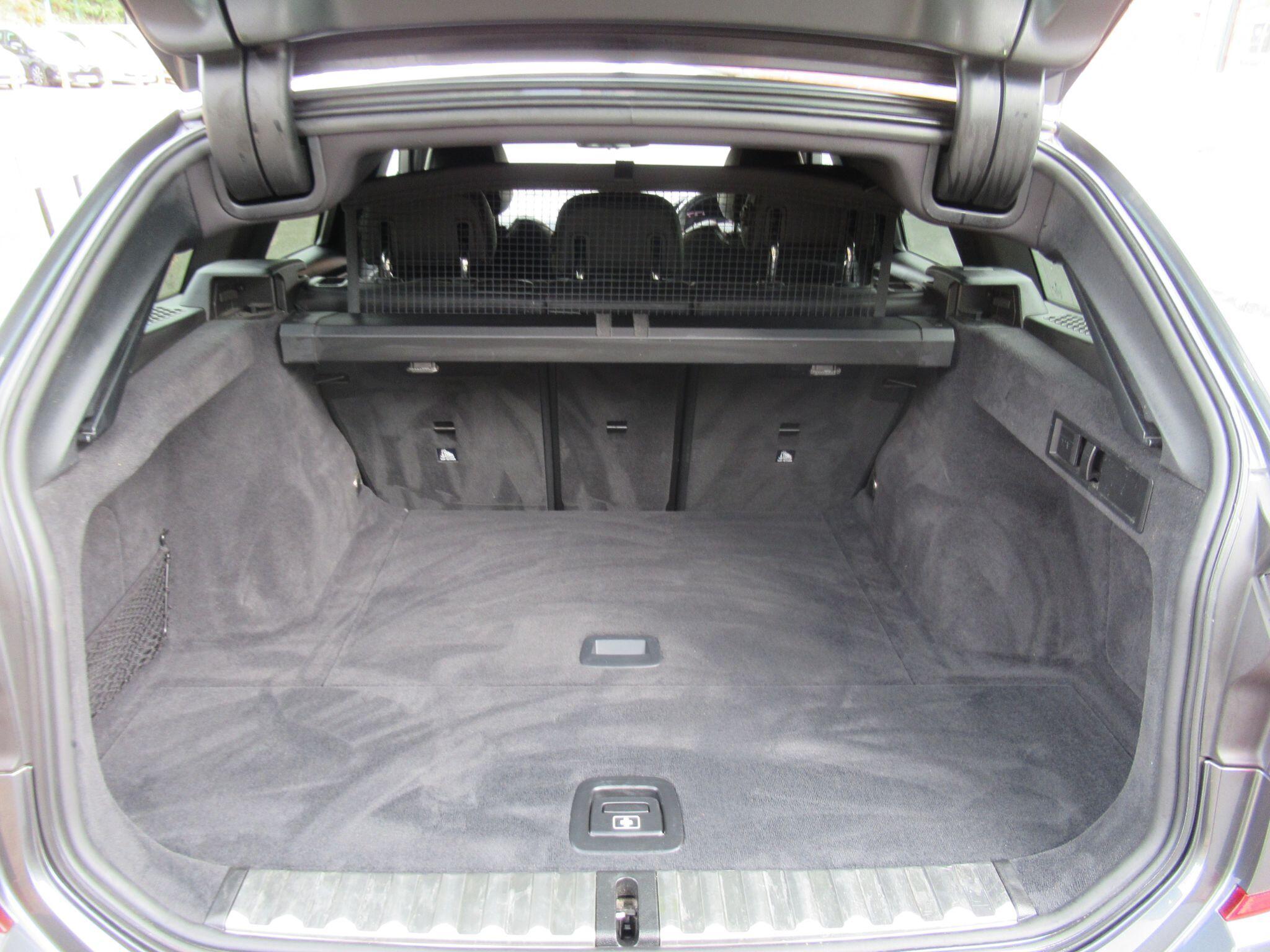 BMW 3 Series - Image 17