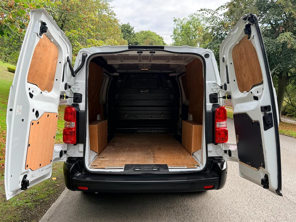 Vauxhall Vivaro - Image 7