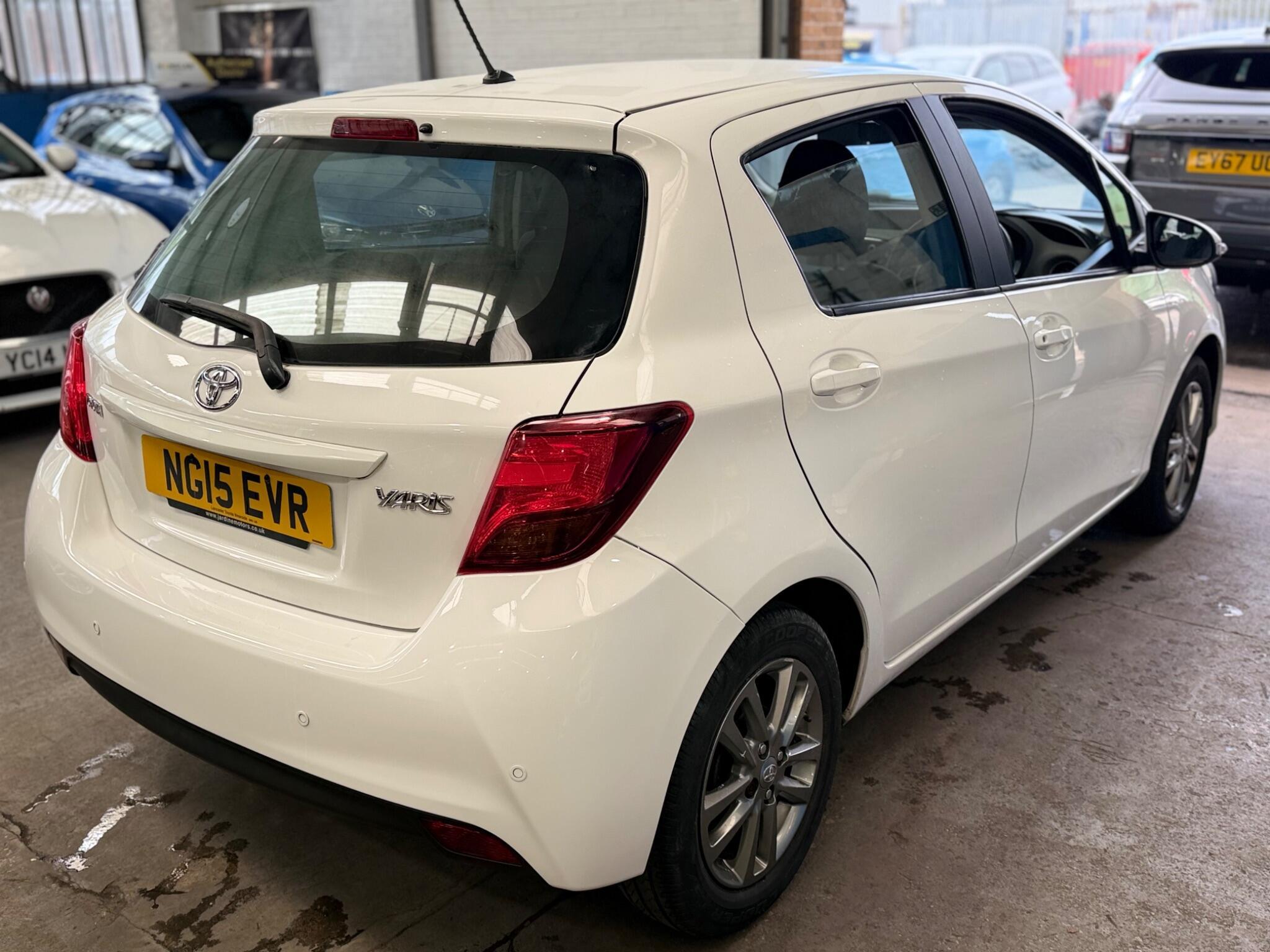 Toyota Yaris - Image 6