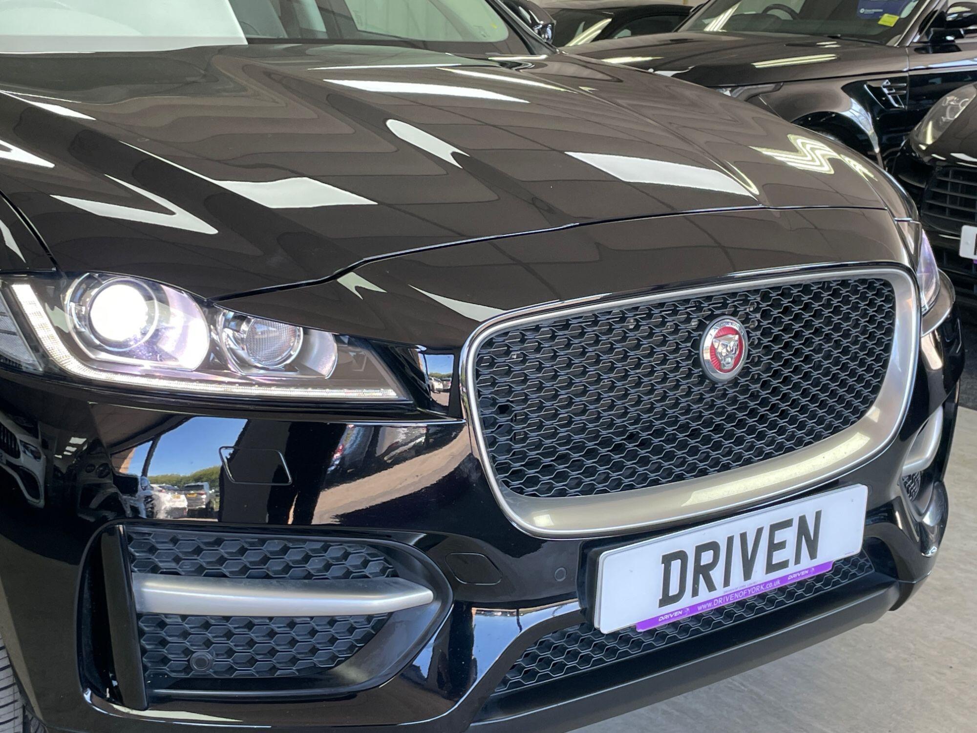 Jaguar F-Pace - Image 3