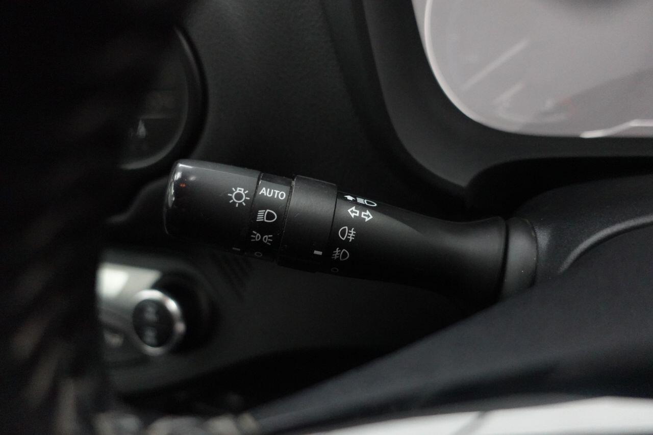 Toyota Yaris - Image 20