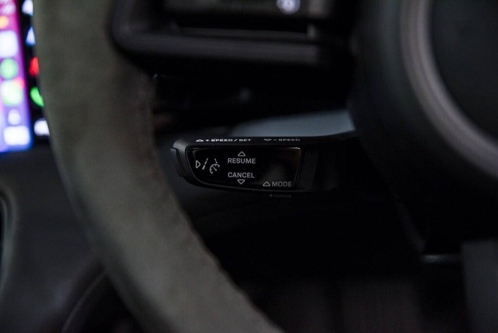 Porsche Taycan - Image 31