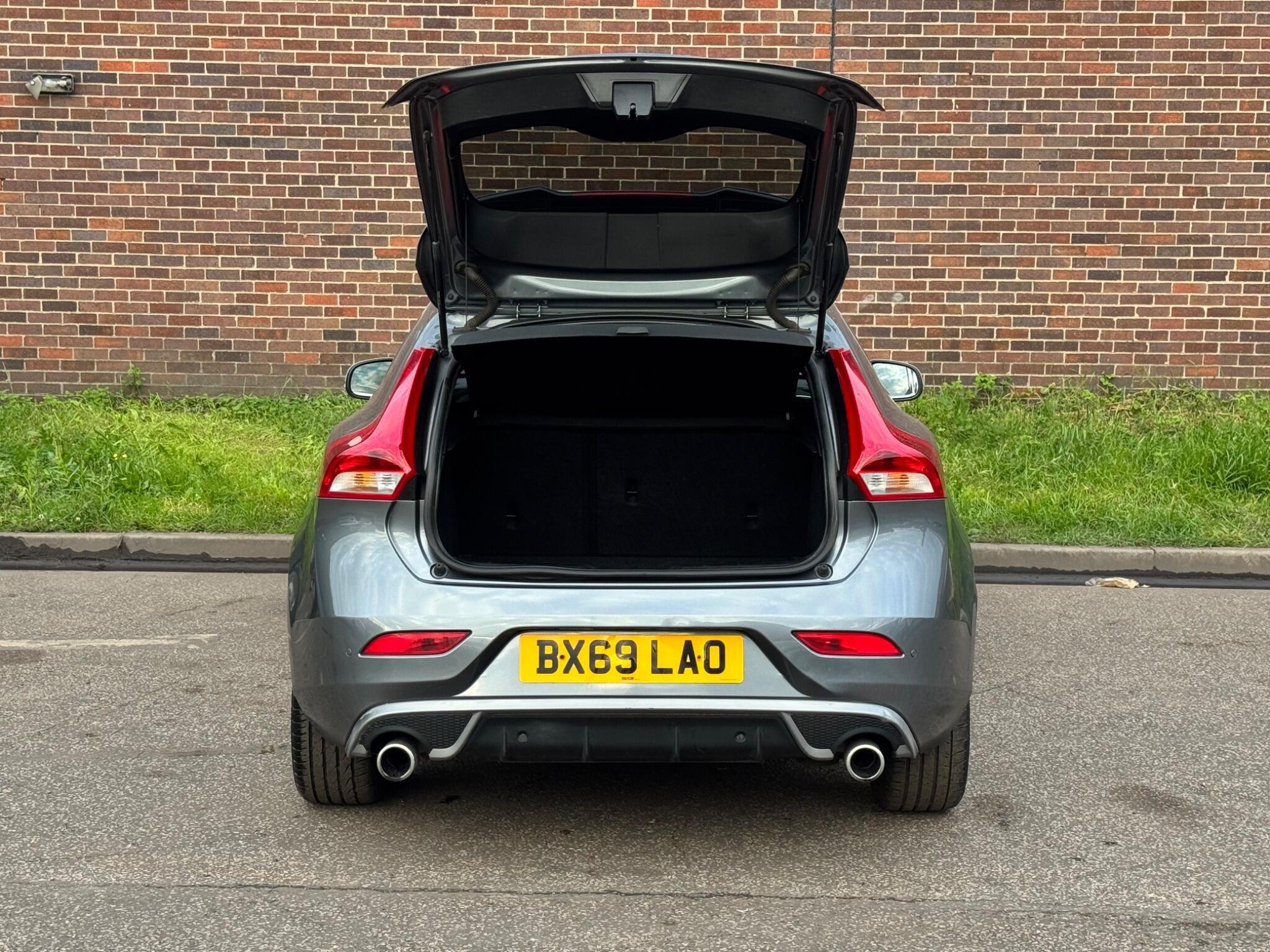 Volvo V40 - Image 19
