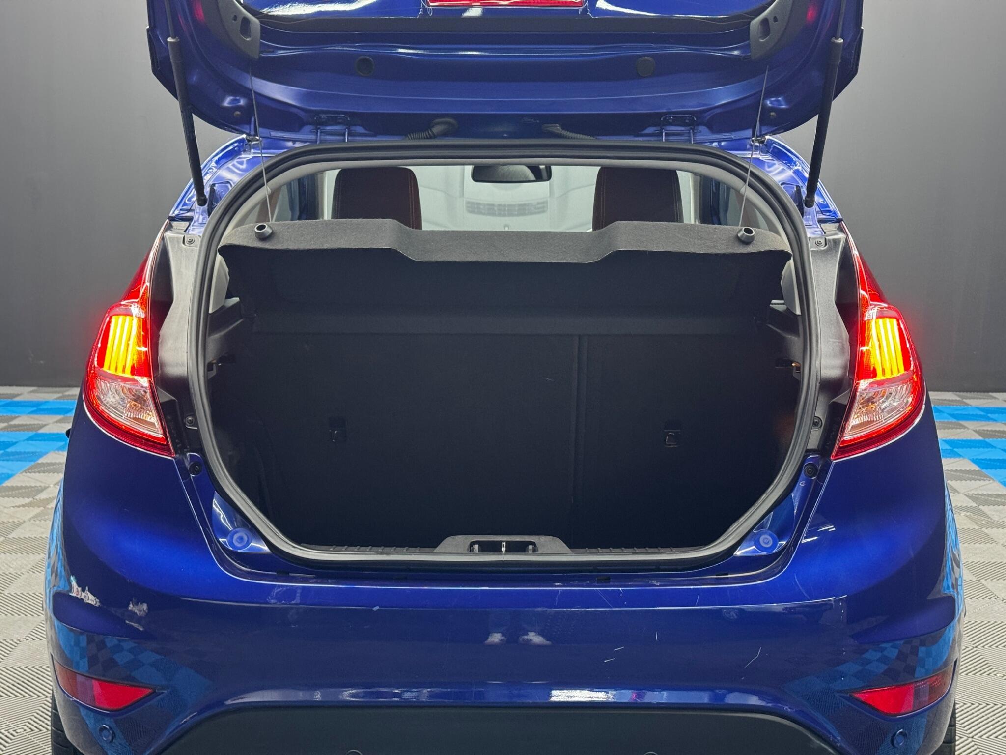 Ford Fiesta - Image 32