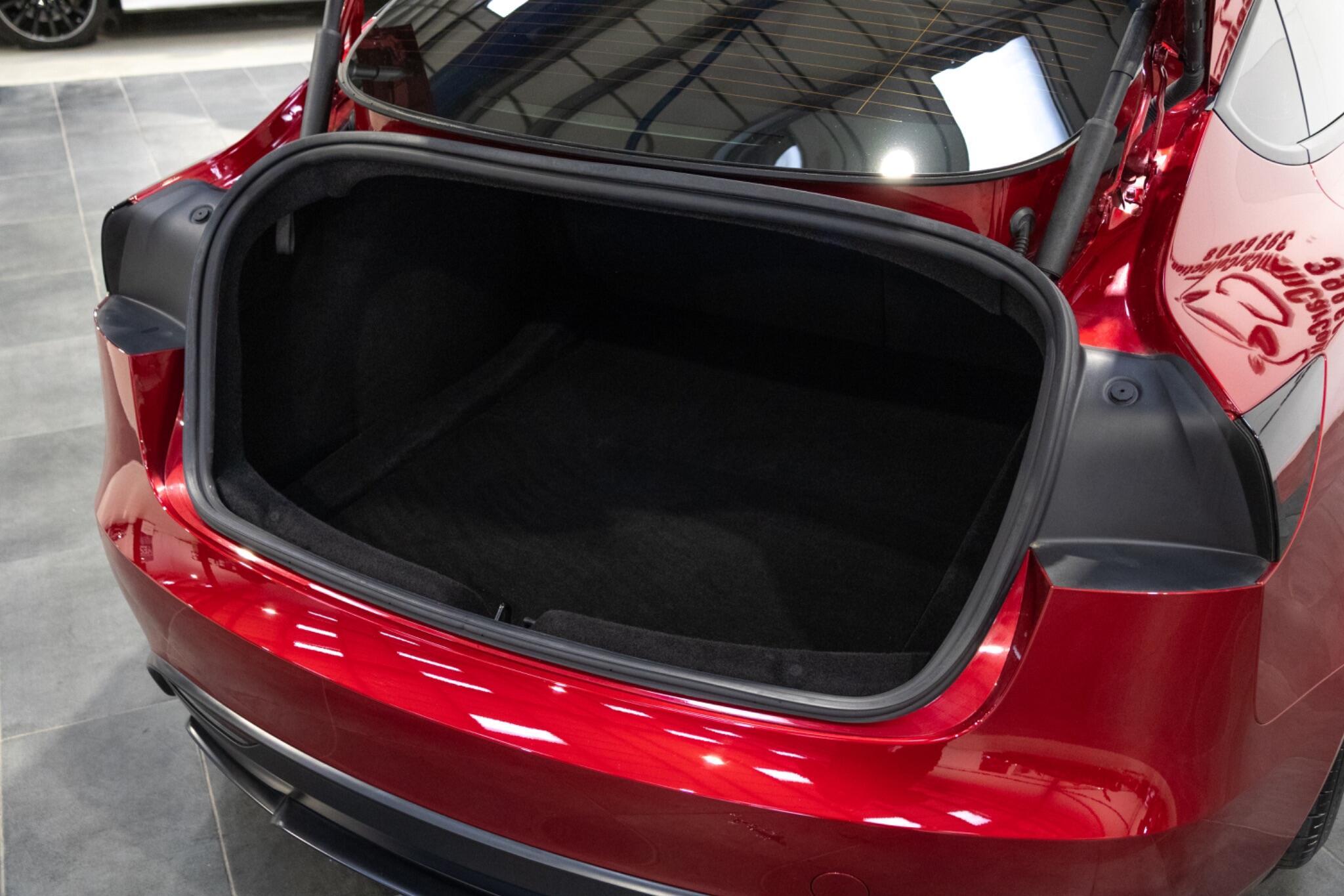 Tesla Model 3 - Image 9