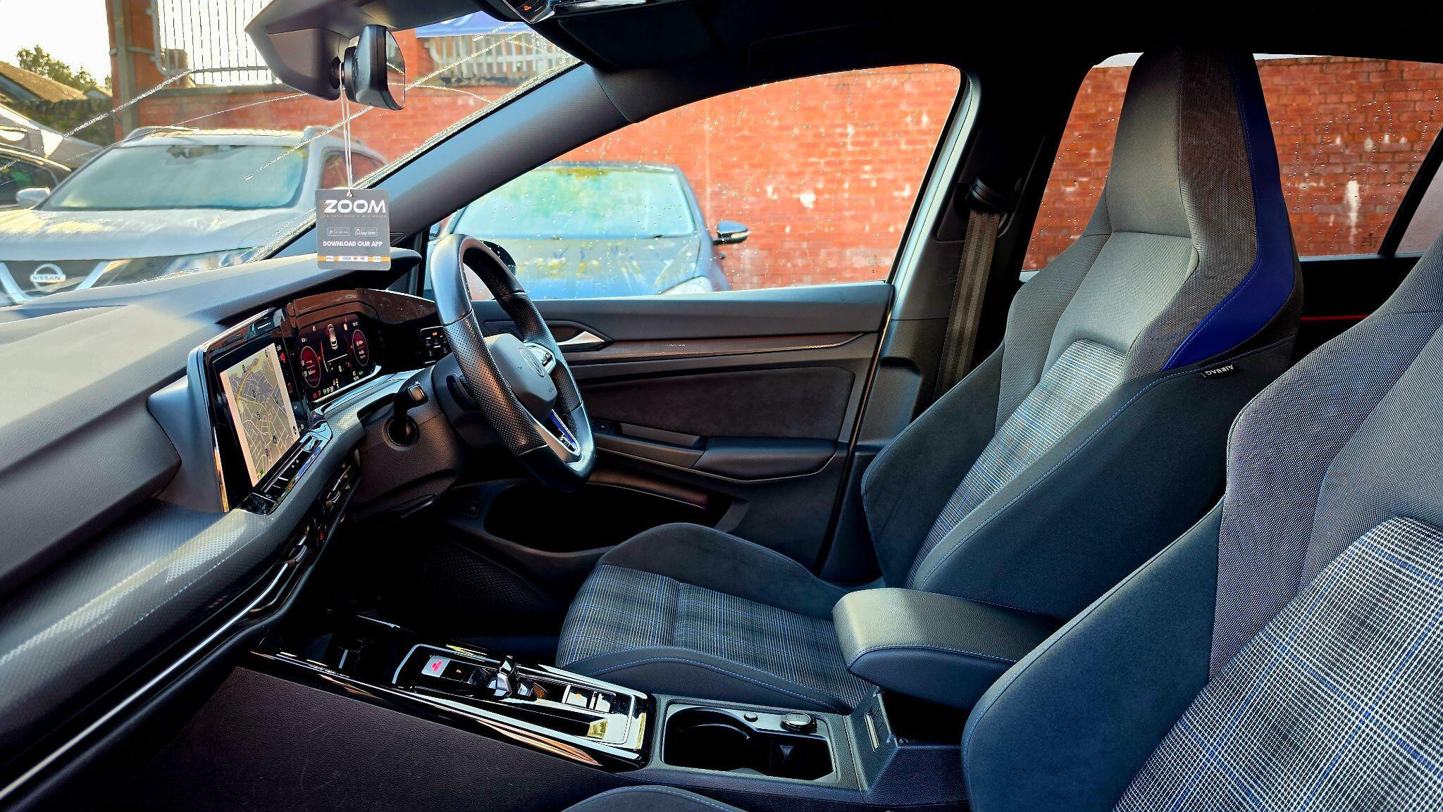 Volkswagen Golf - Image 14