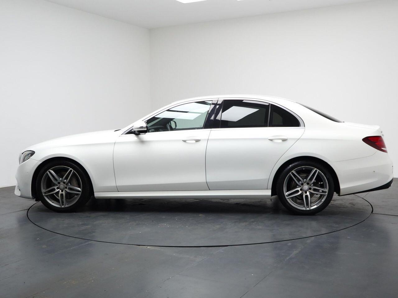 Mercedes-benz E Class - Image 8