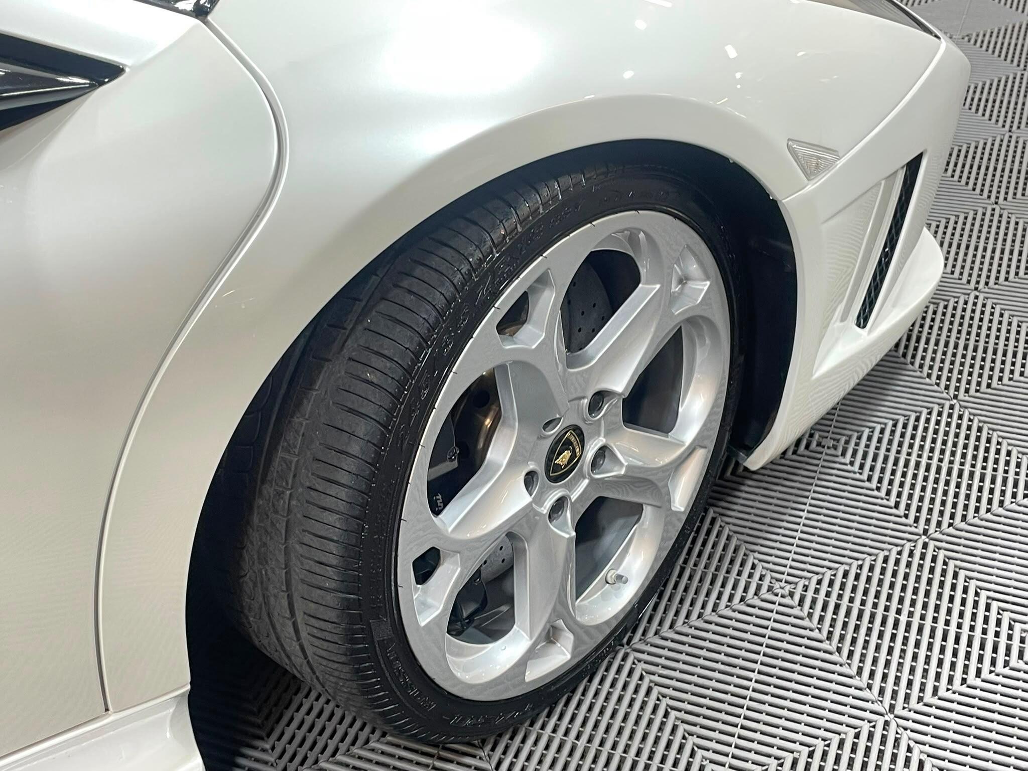 Lamborghini Murcielago - Image 12