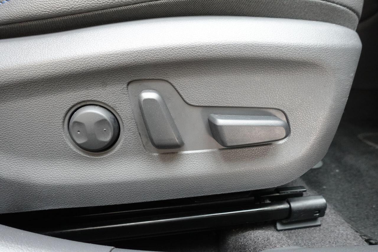 Hyundai Ioniq - Image 18