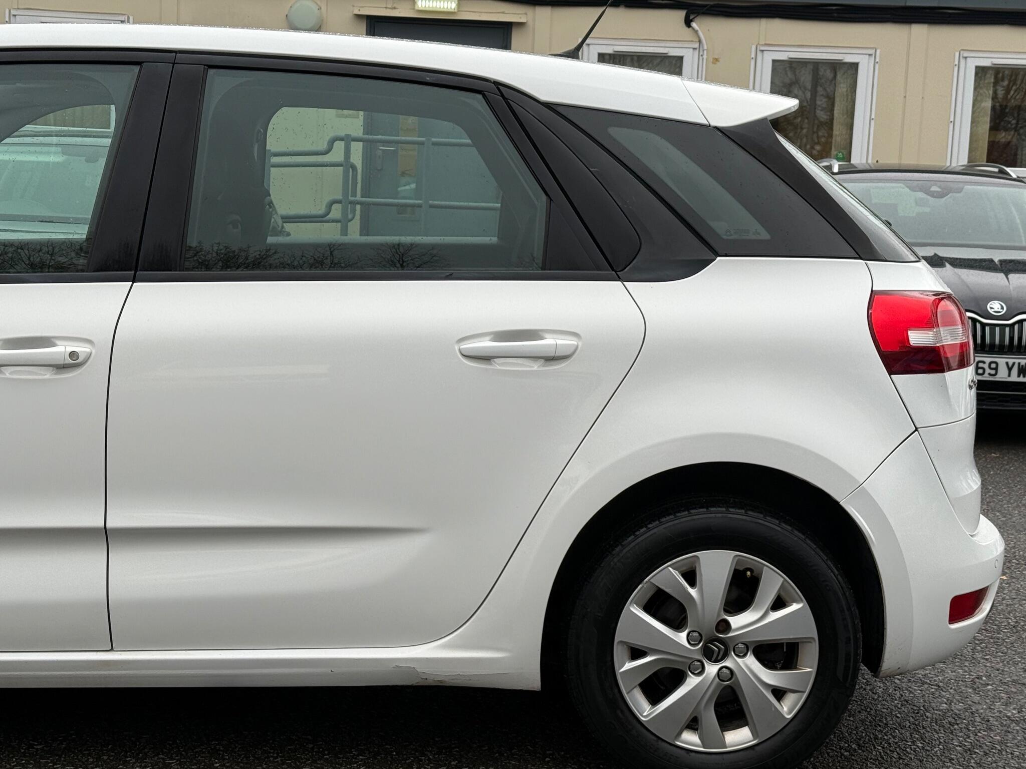 Citroen C4 Picasso - Image 9
