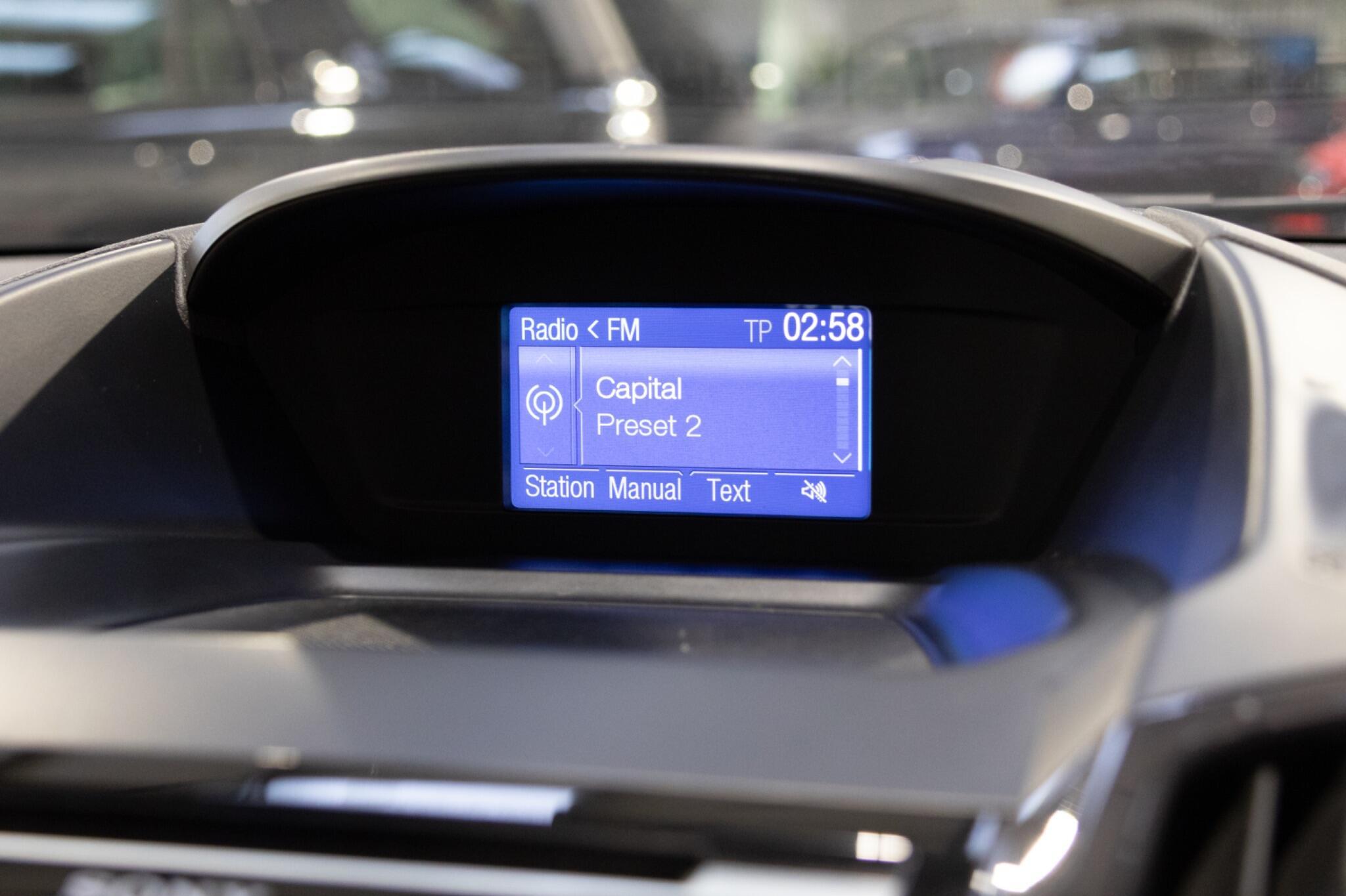 Ford Kuga - Image 20