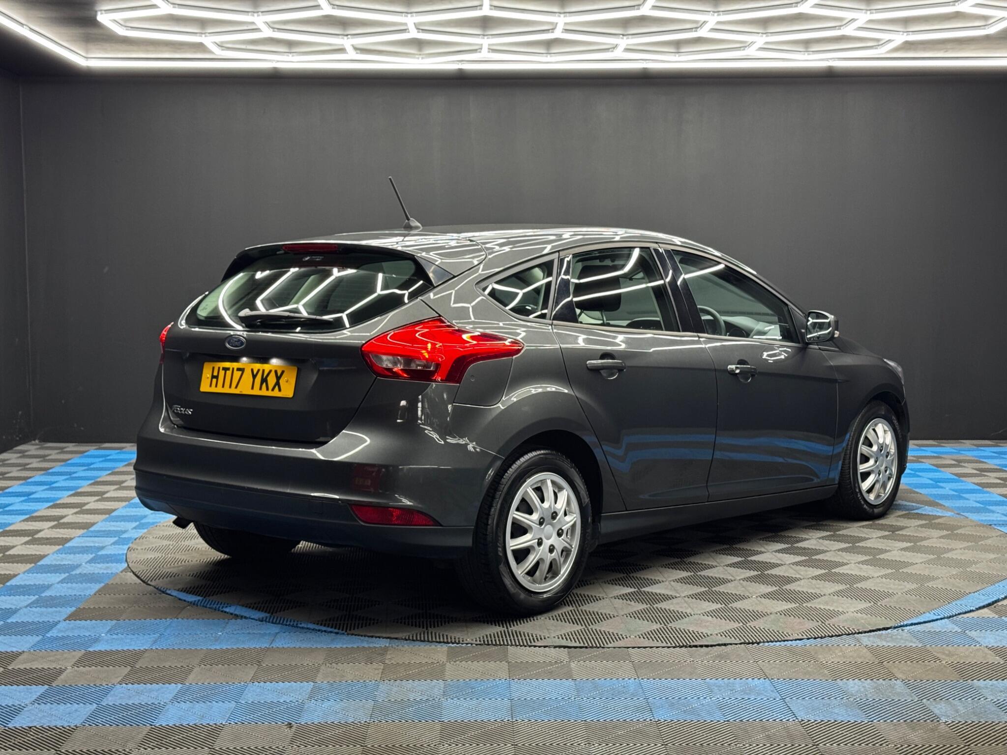 Ford Focus - Image 5