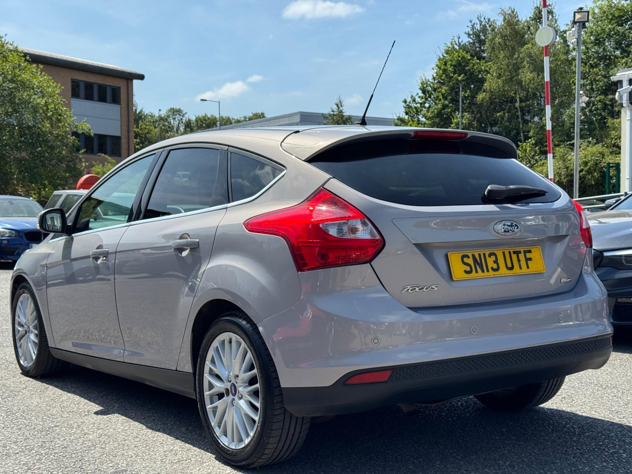 Ford Focus - Image 16