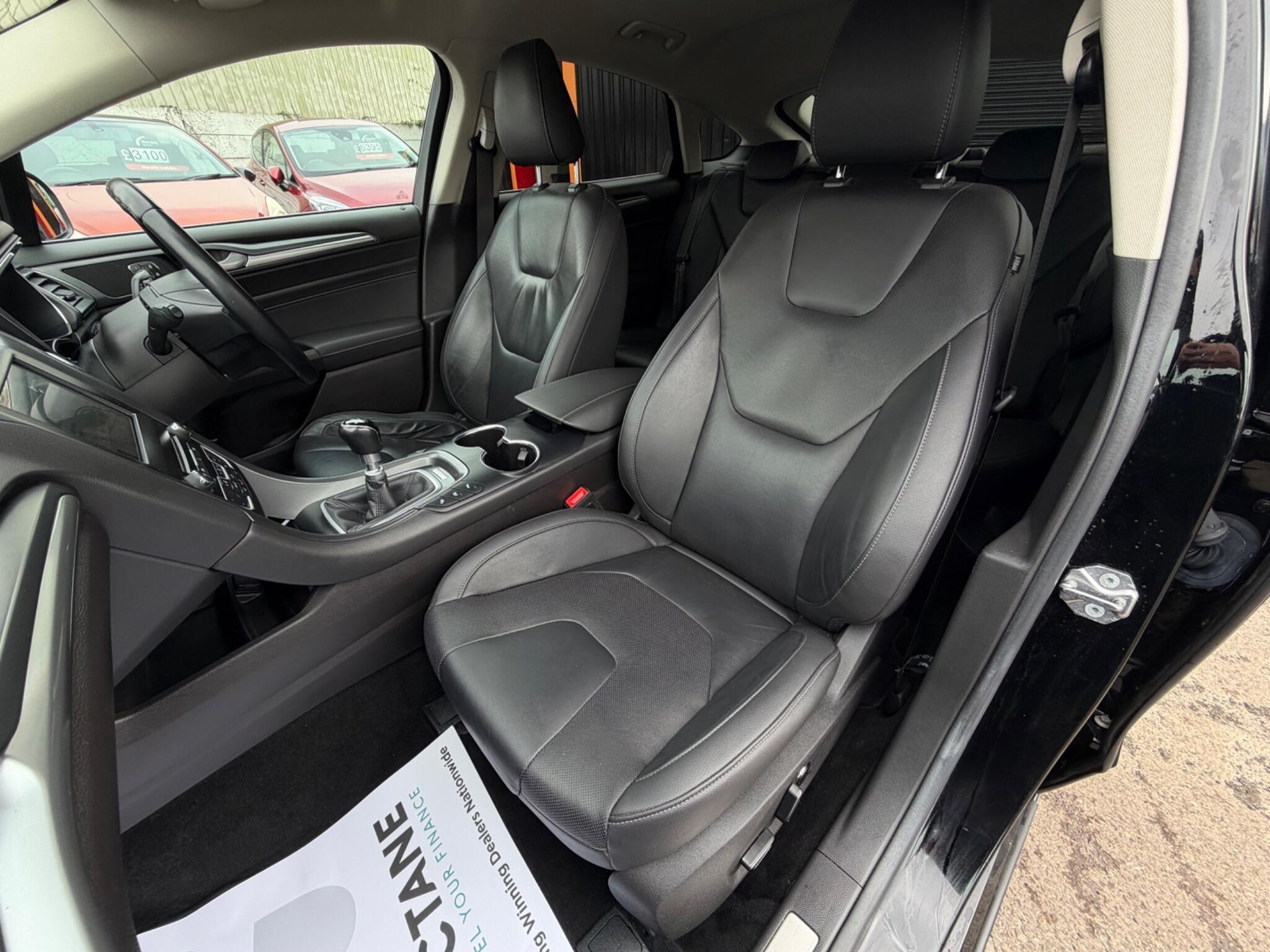 Ford Mondeo - Image 13