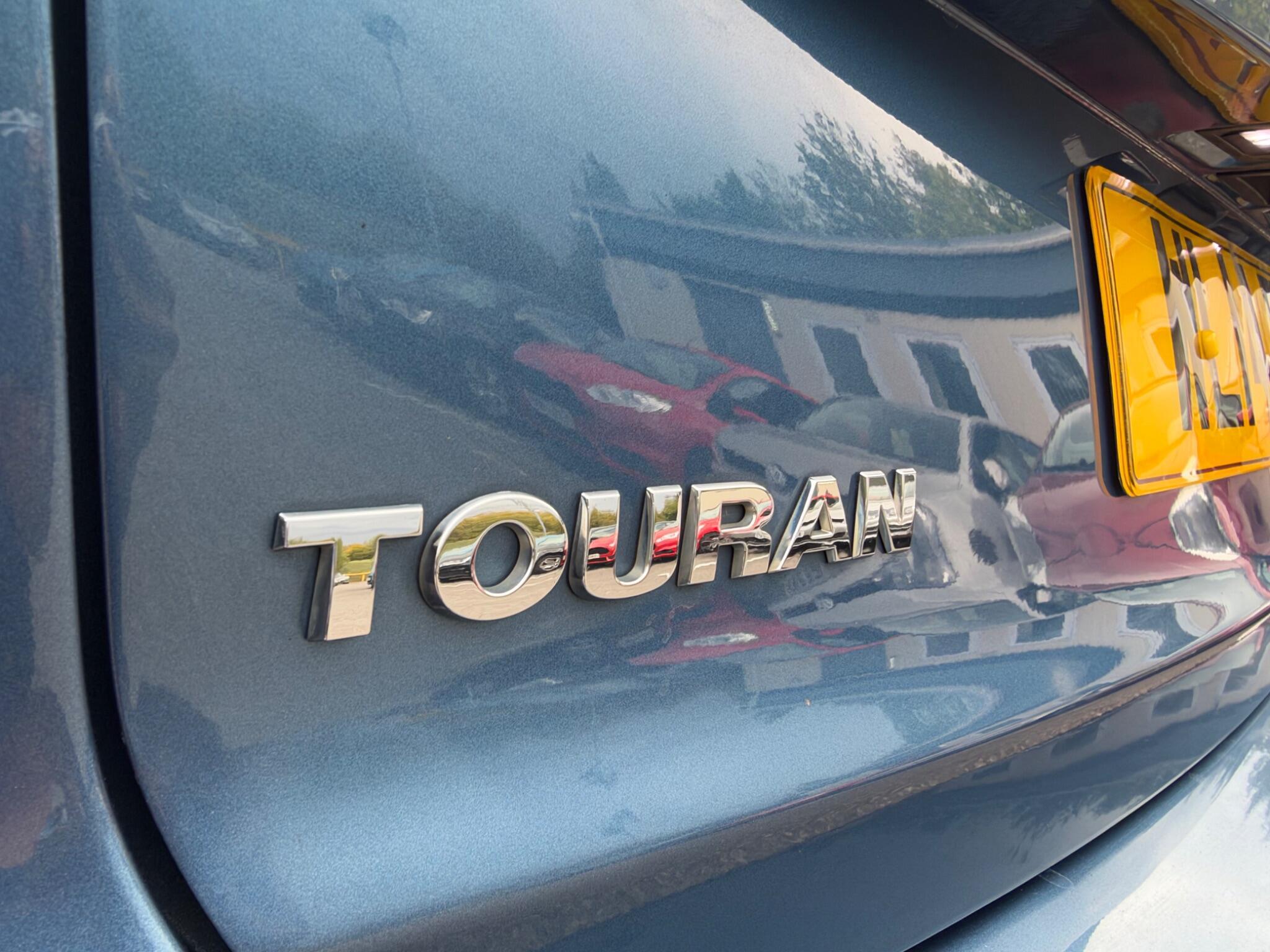 Volkswagen Touran - Image 12