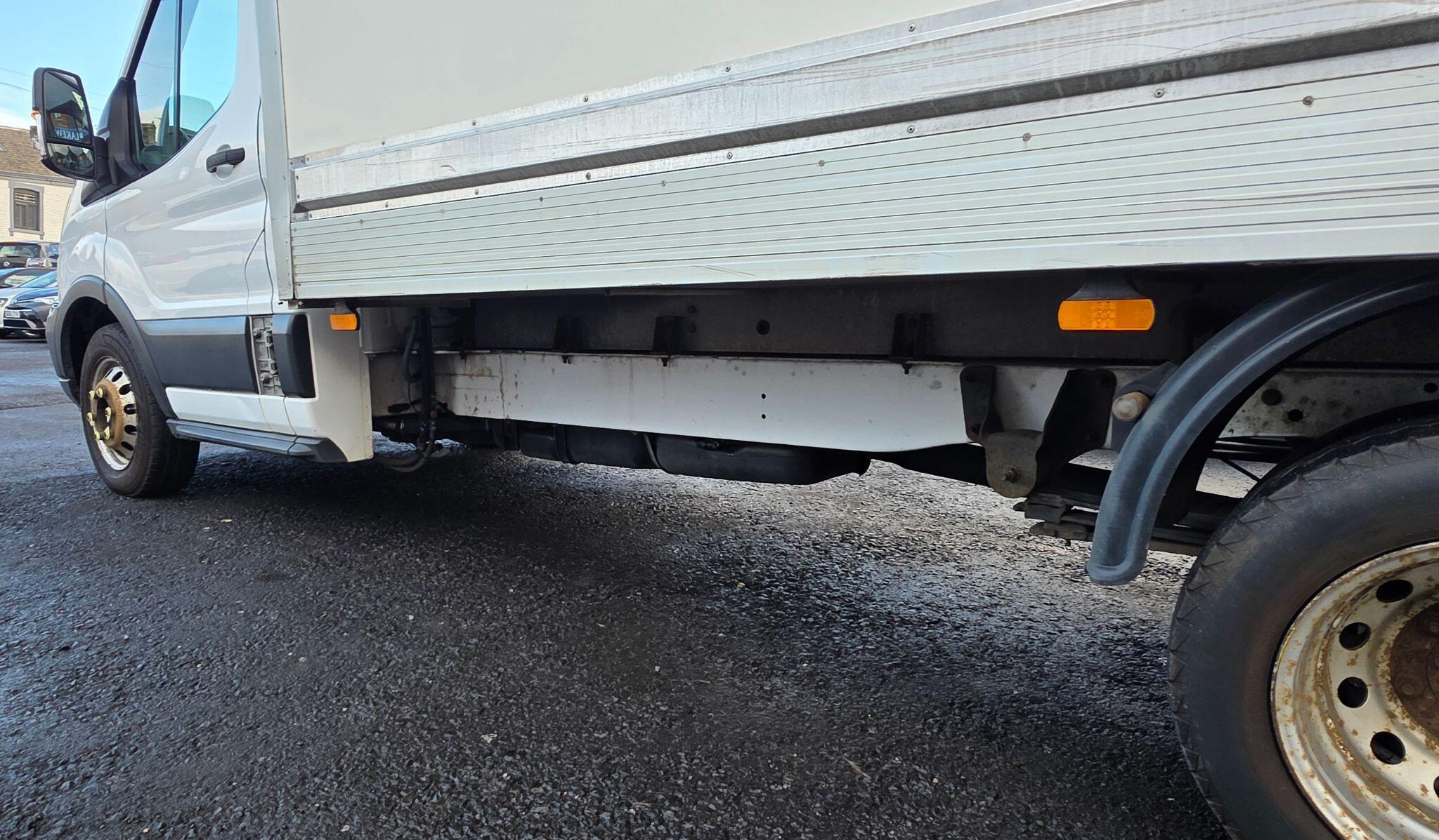 Ford Transit - Image 10