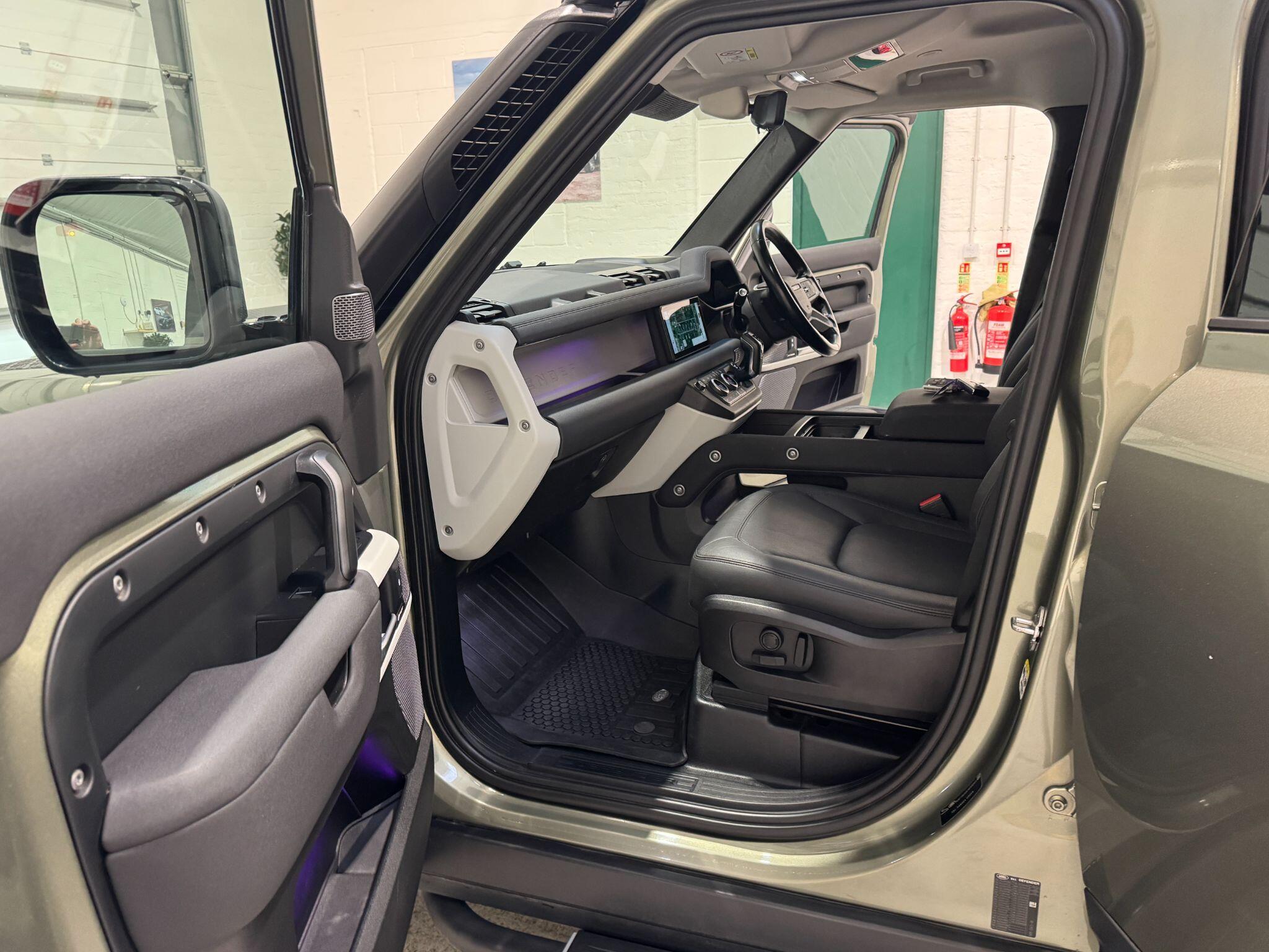 Land Rover Defender 110 - Image 44