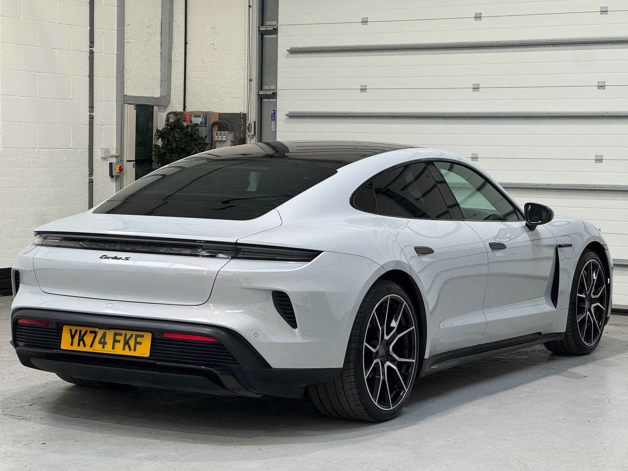 Porsche Taycan - Image 14