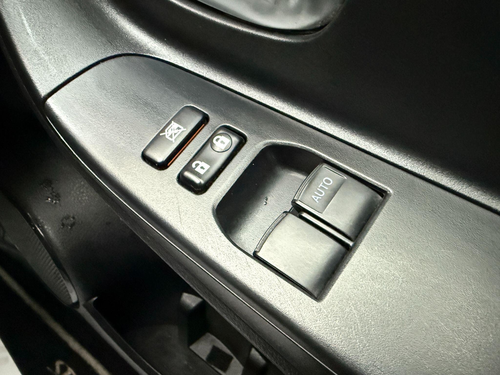 Toyota Yaris - Image 53