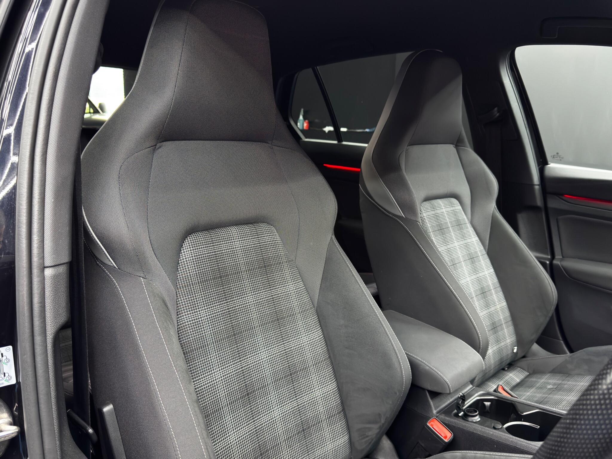 Volkswagen Golf - Image 12