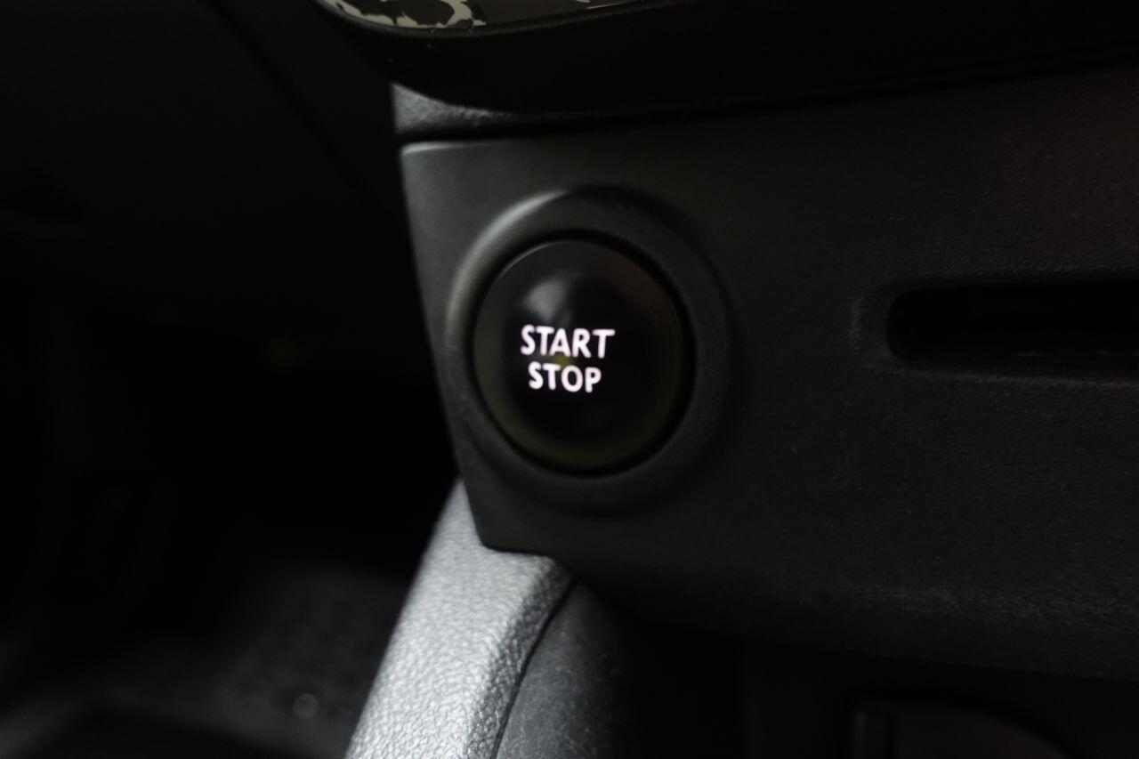 Renault Clio - Image 36