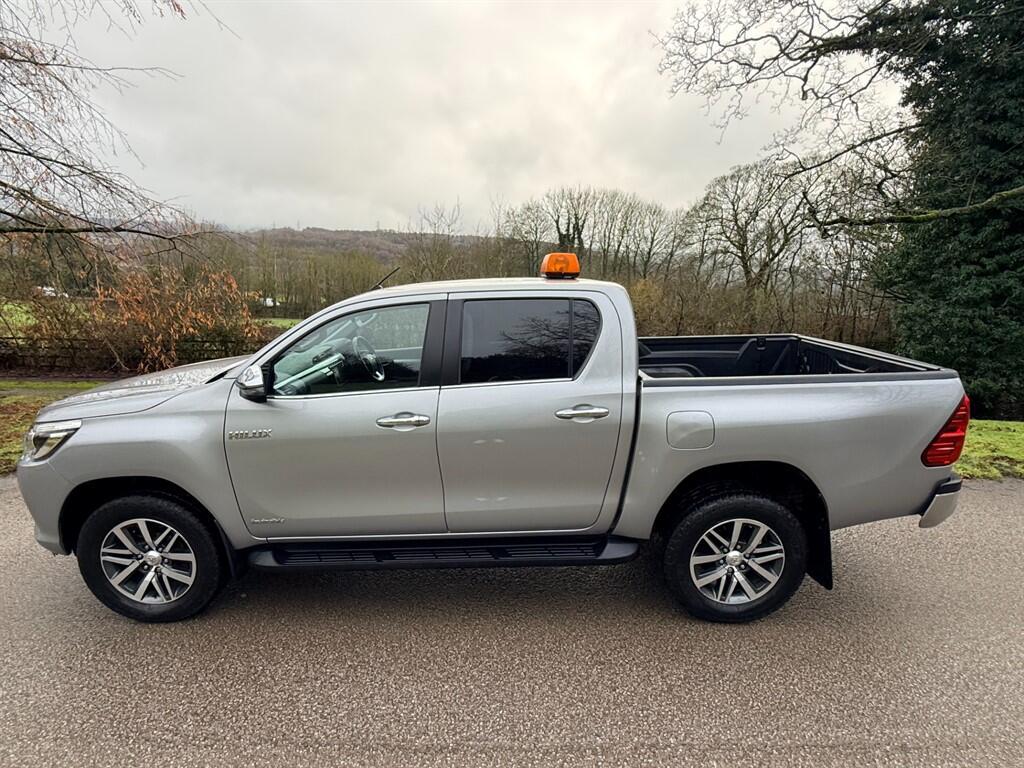 Toyota Hilux - Image 10