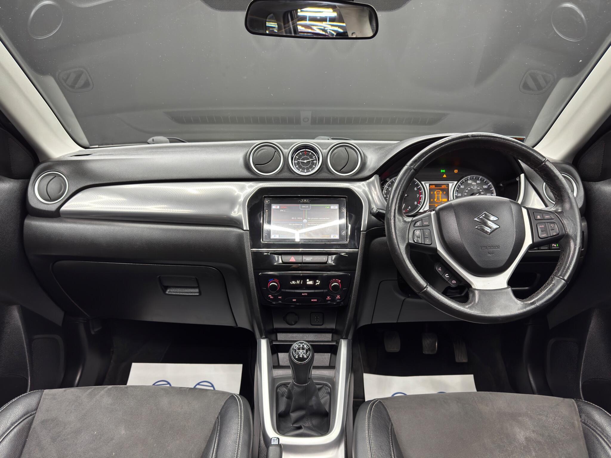 Suzuki Vitara - Image 10