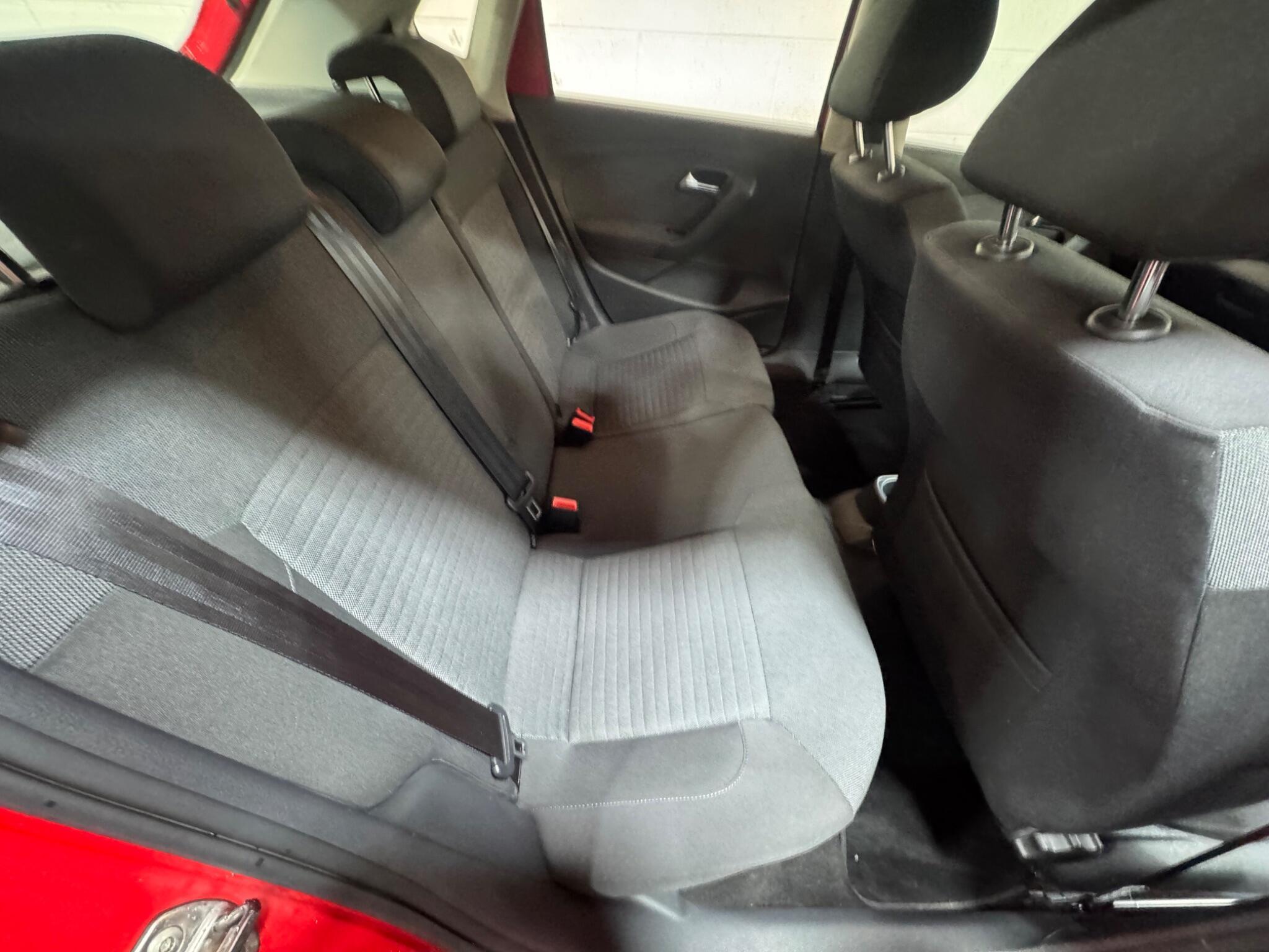 Volkswagen Polo - Image 12