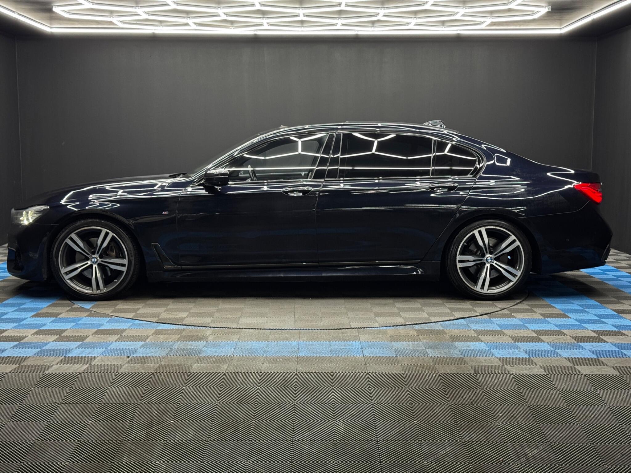 BMW 7 Series - Image 8